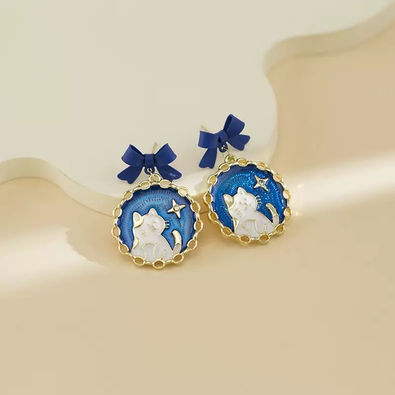 小众设计感气质猫咪蓝色蝴蝶结耳环时尚洋气高级感无耳洞软垫耳夹