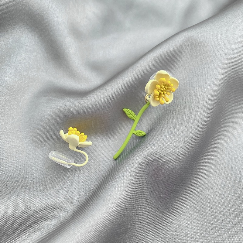 Fashionable And Fresh Flower Earrings For Women, Asymmetrical Japanese Stud Earrings, Forest-Style Earrings, Mosquito Repellent Trays, No Ear Holes, Ear Clips For Women details Picture