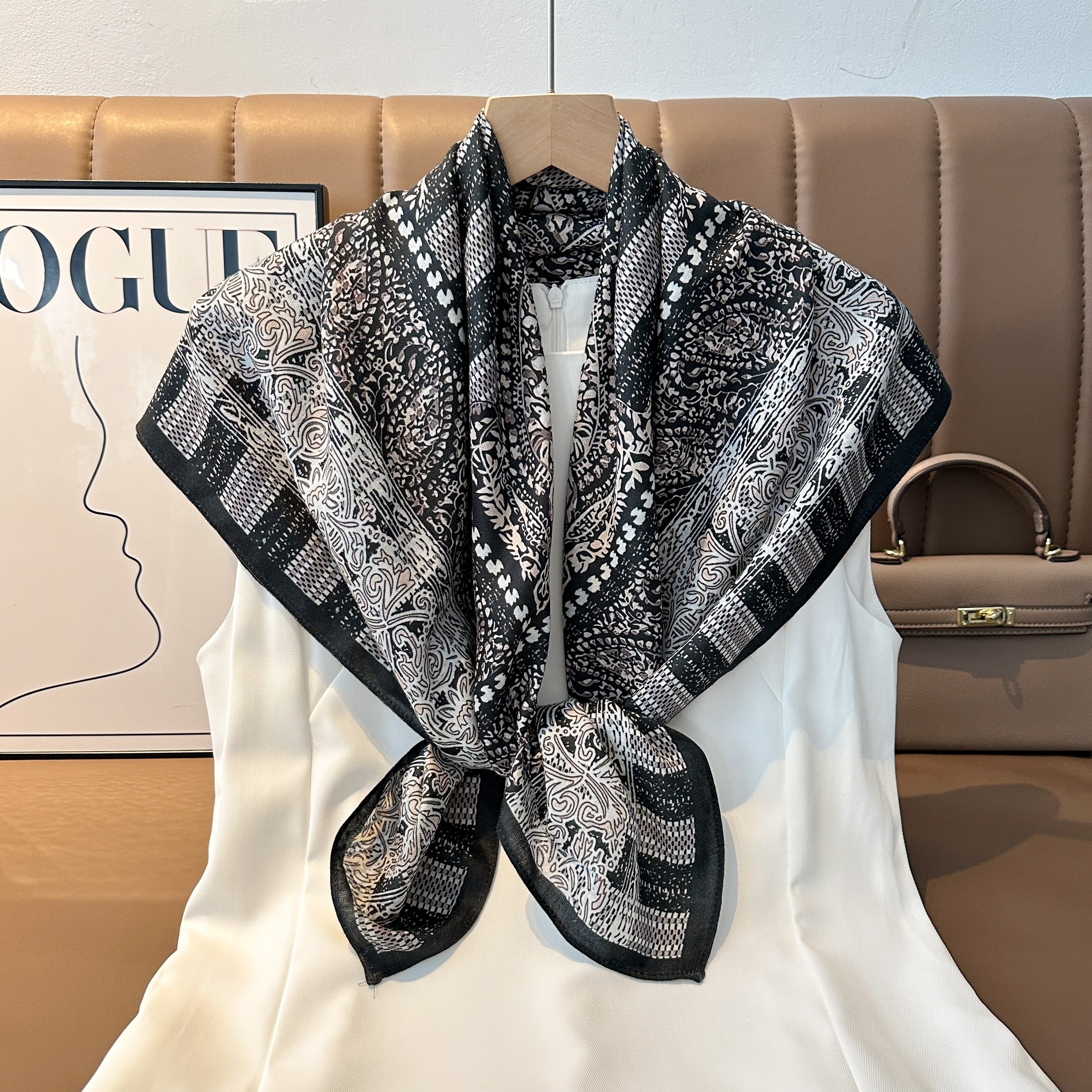 The 25-year new style square scarf for women, dark and versatile, fashionable printed oil painting silk scarf, fashionable shawl, high-end trendy accessories for spring, summer, autumn and winter