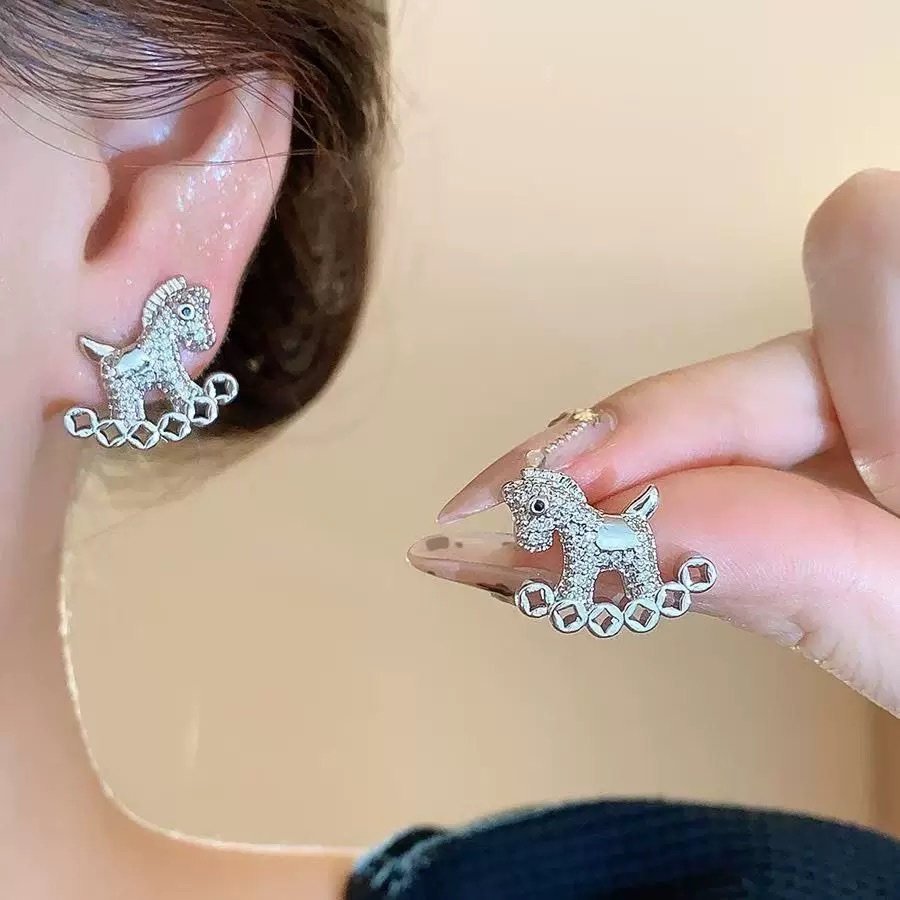 Horse Year zodiac Year Pony earrings, golden pony-shaped stud earrings for women, high-end and versatile earrings, light luxury and elegant ring, golden wooden horse coin micro-inlaid stud earrings for women, 2025 new best-selling high-end earrings, exquisite and unique float detail image 7