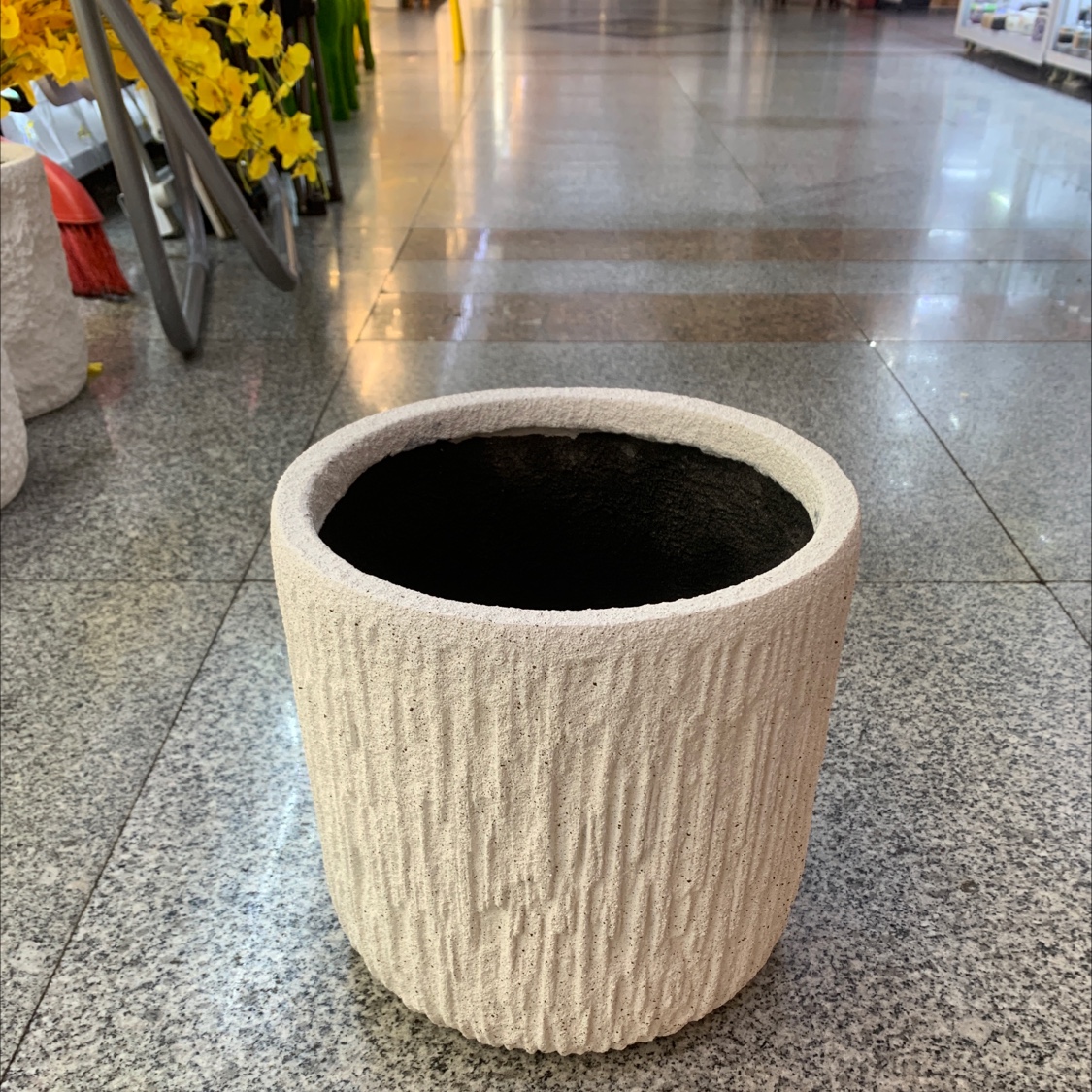 White simple, fashionable and elegant hydroponic decorative Vase, ceramic, ceramic vase decoration Vase creative home decoration vase, vase creative handicraft details Picture