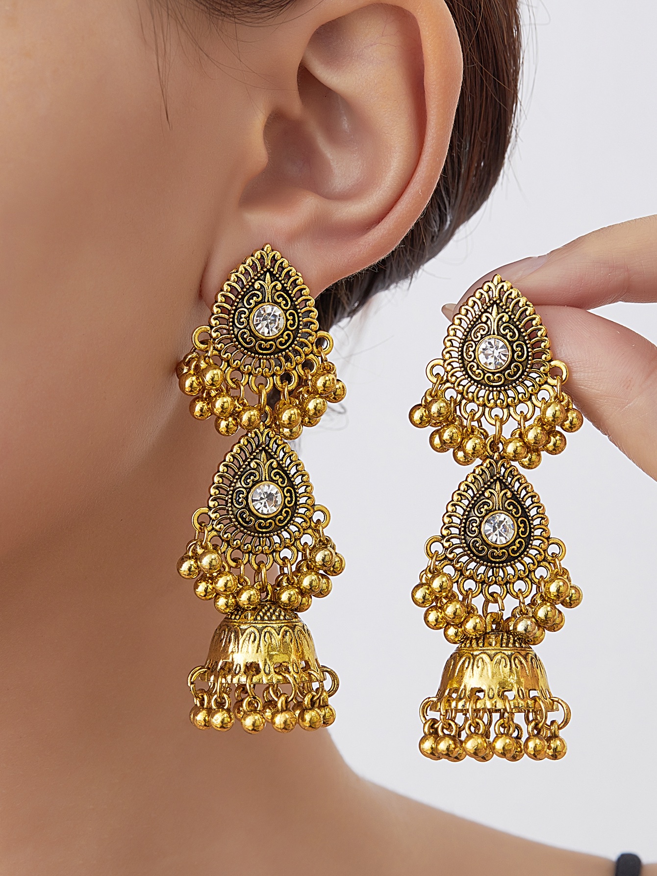 一对时尚复古波西米亚风 2个水滴形加铃铛 金色珠子流苏印度风 女士金属耳环 适合各种时尚派对佩戴 节日佩戴