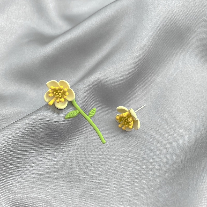 Fashionable And Fresh Flower Earrings For Women, Asymmetrical Japanese Stud Earrings, Forest-Style Earrings, Mosquito Repellent Trays, No Ear Holes, Ear Clips For Women
