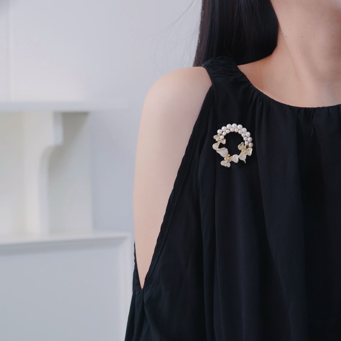 大牌精工珍珠胸针～时尚绽放🌹
不吝啬的点缀～优雅又温柔的时尚感
选一款自己的心头爱💗
美丽而又精致着～108详情图4