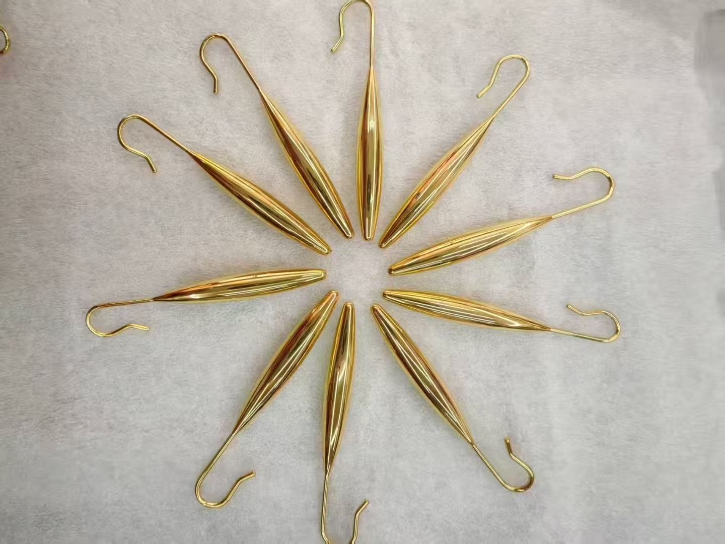 时尚耳钩、耳饰简约个性耳钉气质百搭耳饰品配饰耳钉