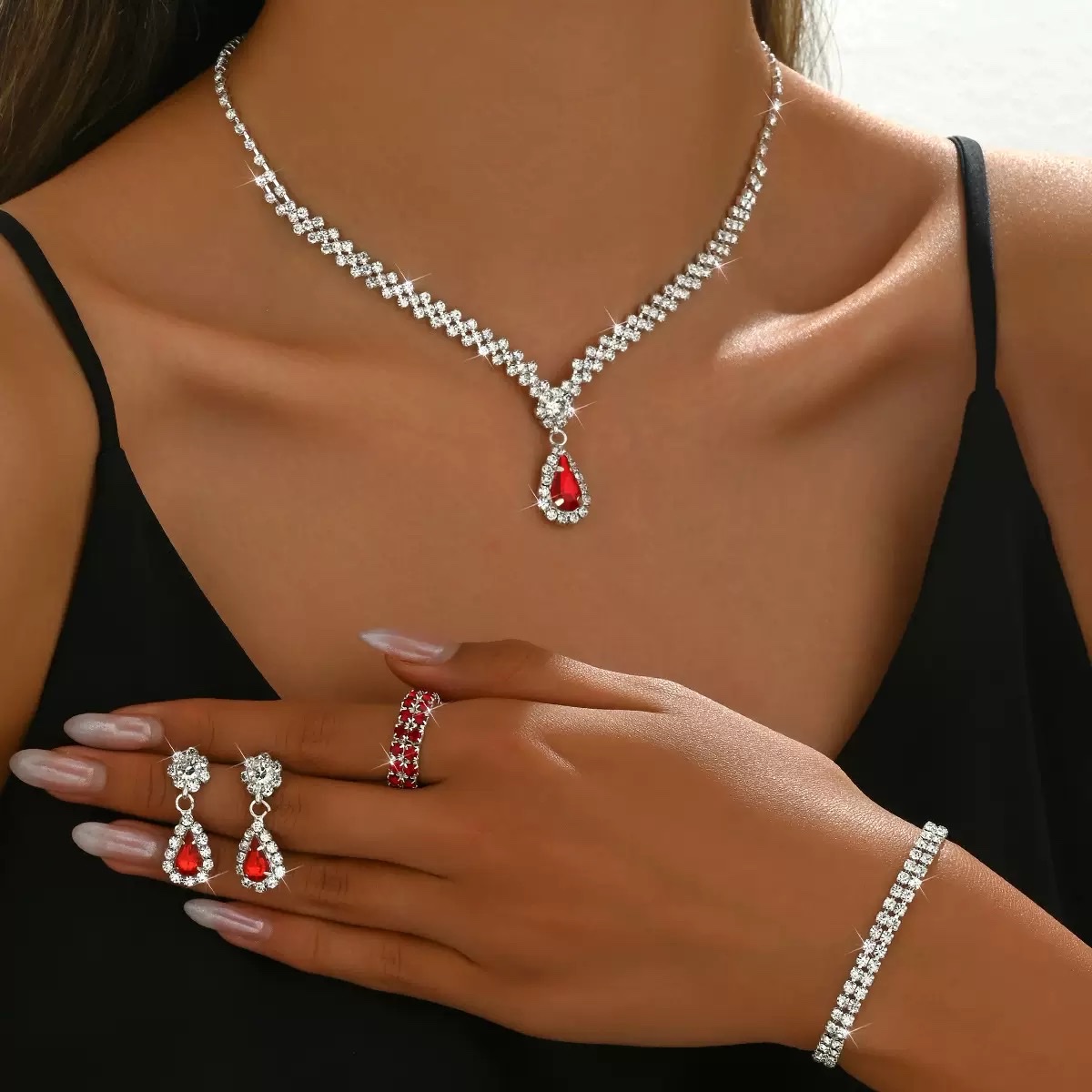 莫桑石戒指铜两件套水晶锆石瓜链套链头饰时尚饰品情侣礼物锆石套链水晶锆石瓜链套链。莫桑石戒指