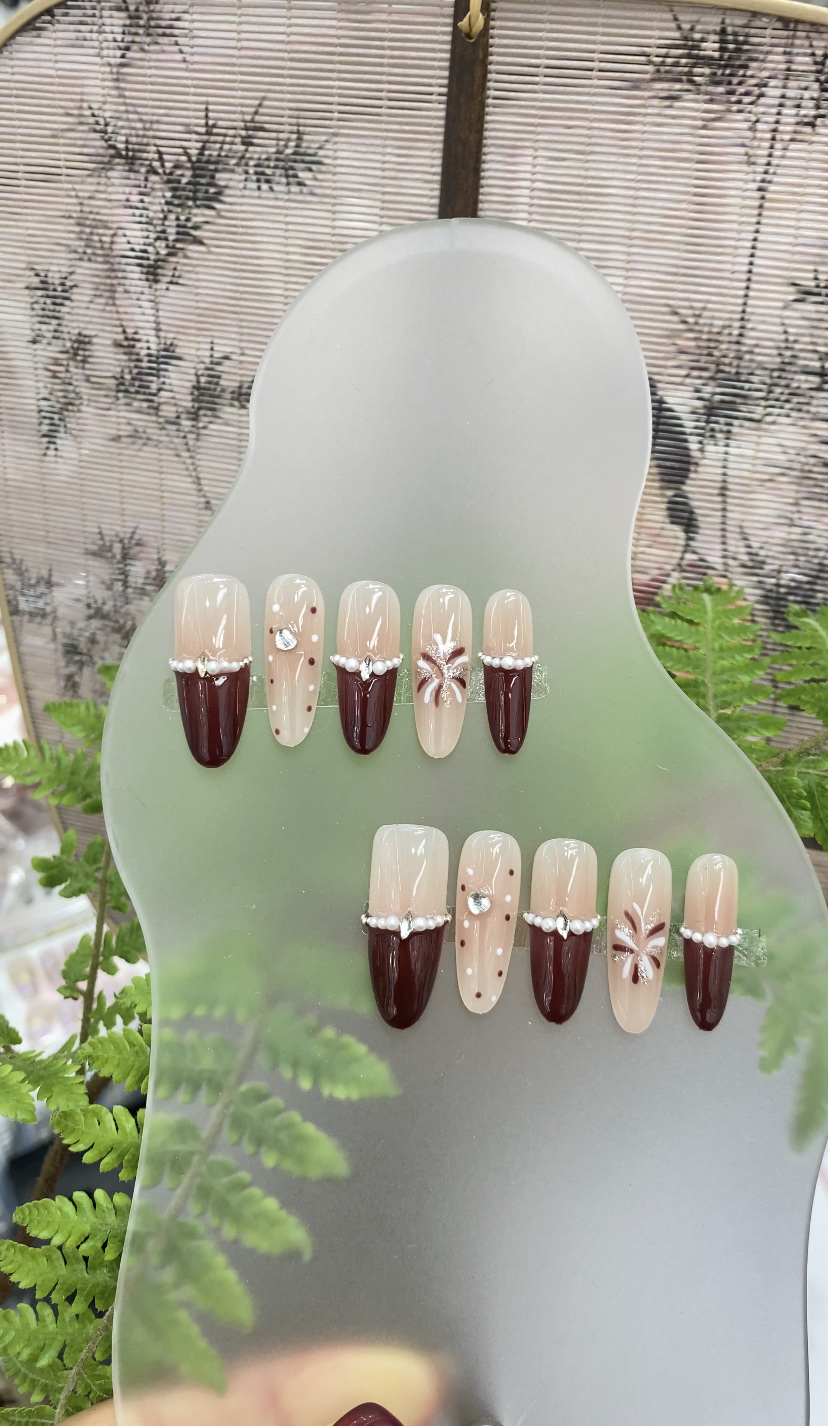 2025 New Year's Manicure and Wearable Nail, autumn and winter new handmade nail stickers, pure handmade wearable nail, handmade wearable nail