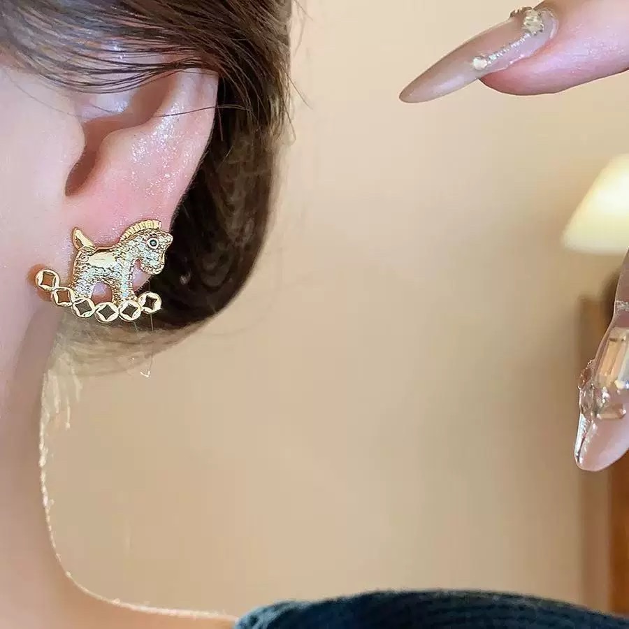 Horse Year zodiac Year Pony earrings, golden pony-shaped stud earrings for women, high-end and versatile earrings, light luxury and elegant ring, golden wooden horse coin micro-inlaid stud earrings for women, 2025 new best-selling high-end earrings, exquisite and unique float detail image 5