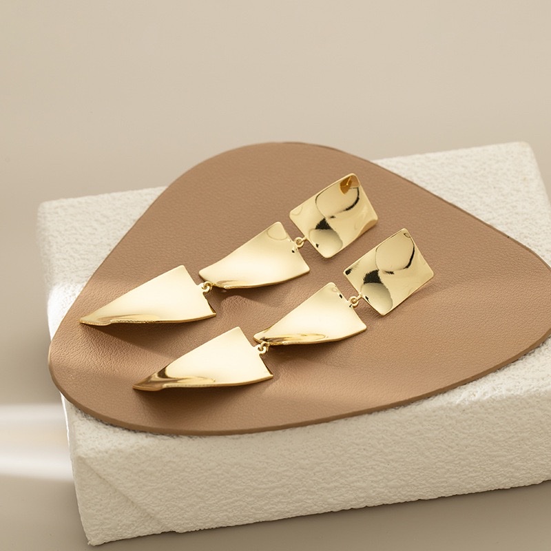Fashionable And Elegant, Metallic Geometric Long Earrings, Simple Design, High-End Earstud, Mosquito Repellent Plate, Ear Clip