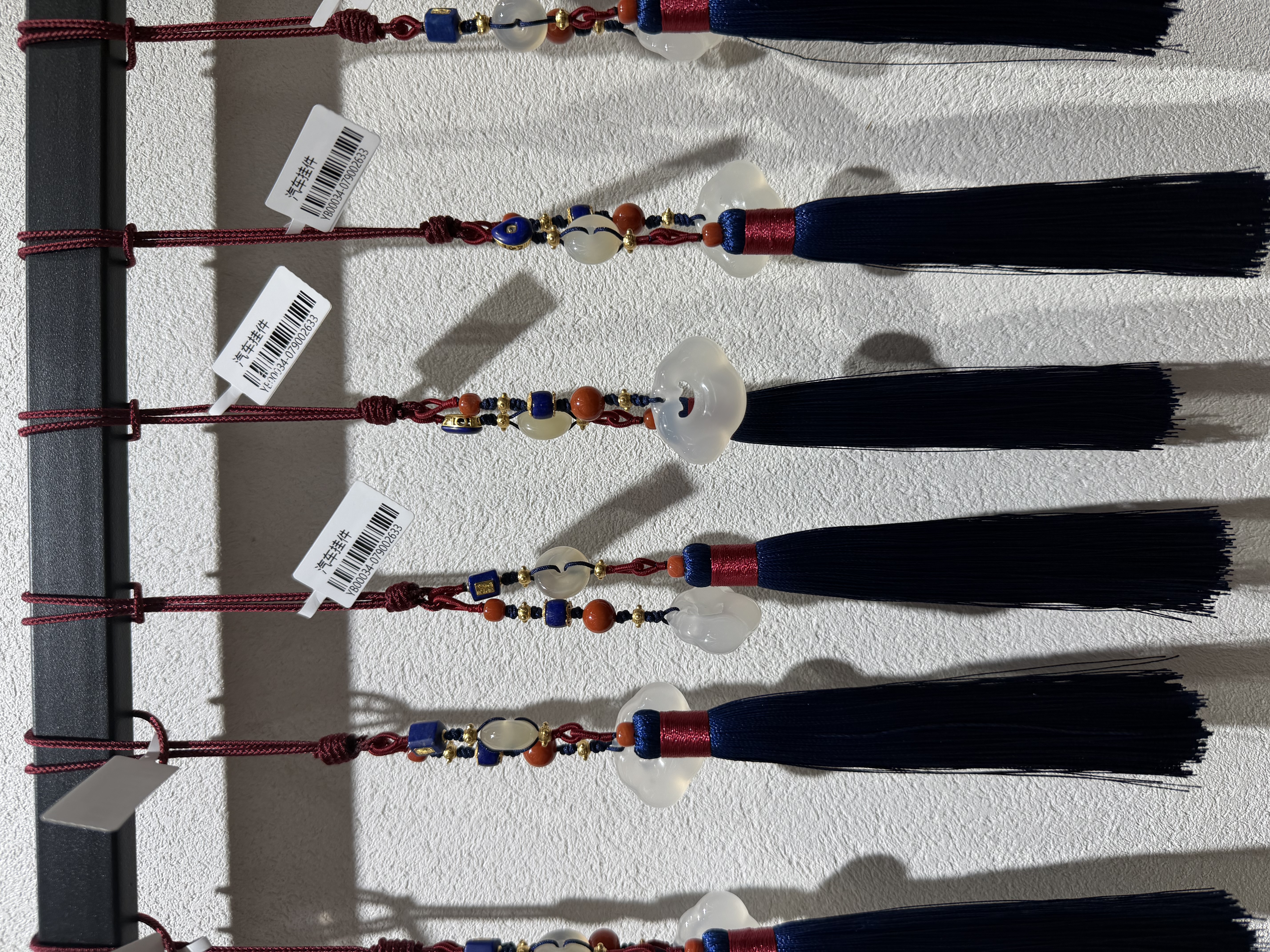 【一妃聚宝】天然玉髓玛瑙祥云平安锁吊坠汽车挂件冰透平安扣挂件详情图5