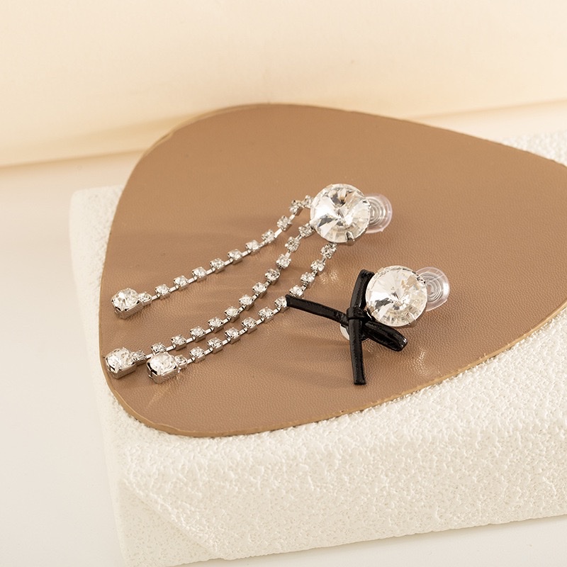 High-End, Elegant, Light Luxury, Bow, Asymmetrical Earrings, Long Tassel Earrings, Mosquito Coil, Ear Clips, No Ear Piercings For Women Application Scenario