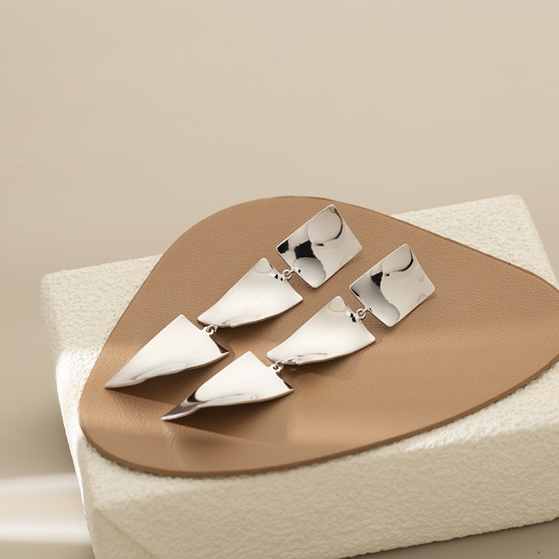 Fashionable And Elegant, Metallic Geometric Long Earrings, Simple Design, High-End Earstud, Mosquito Repellent Plate, Ear Clip Specification drawing