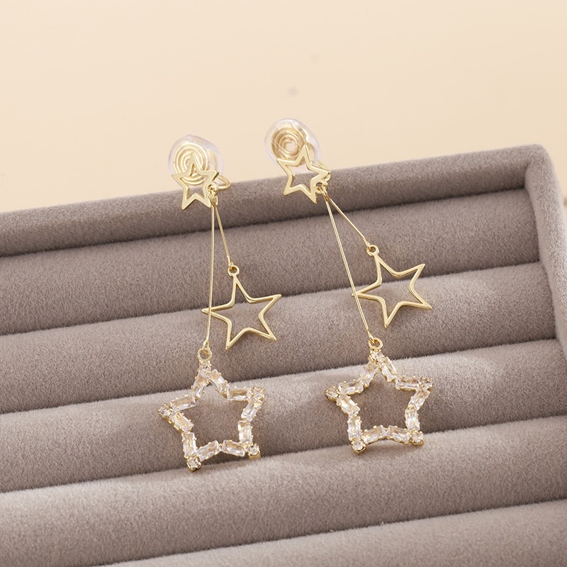 Light Luxury And Exquisite Diamond-Encruted Star-Studded Long Earrings, Super Dazzling, Fashionable And Versatile, High-End Mosquito Coil Plate Ear Clips, No Ear Holes details Picture