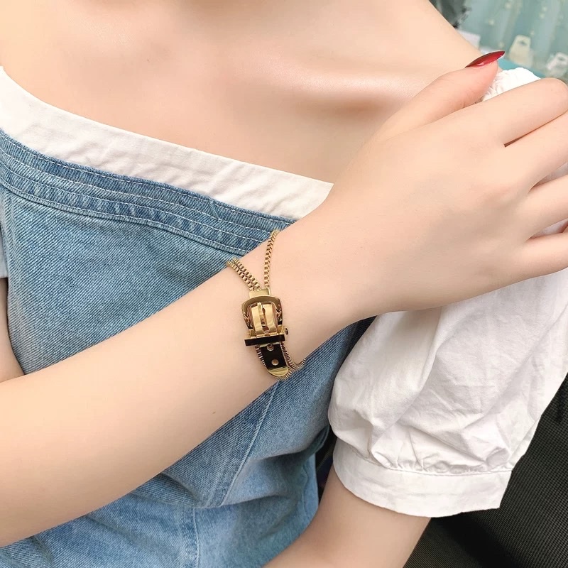 European and American fashionable belt buckle titanium steel women's bracelet Application Scenario