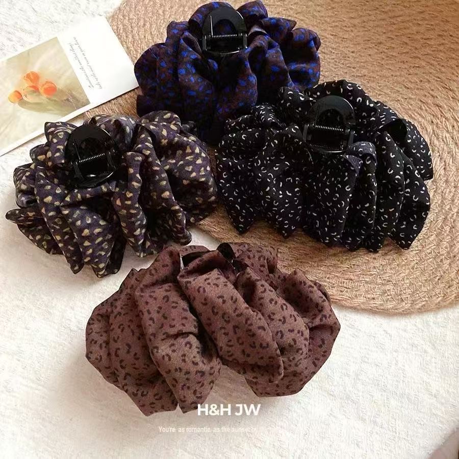 Retro polka dot bow clip, elegant and super fairy-like French back shark clip, light luxury and high-end hair clip, hair accessory clip 20251125001