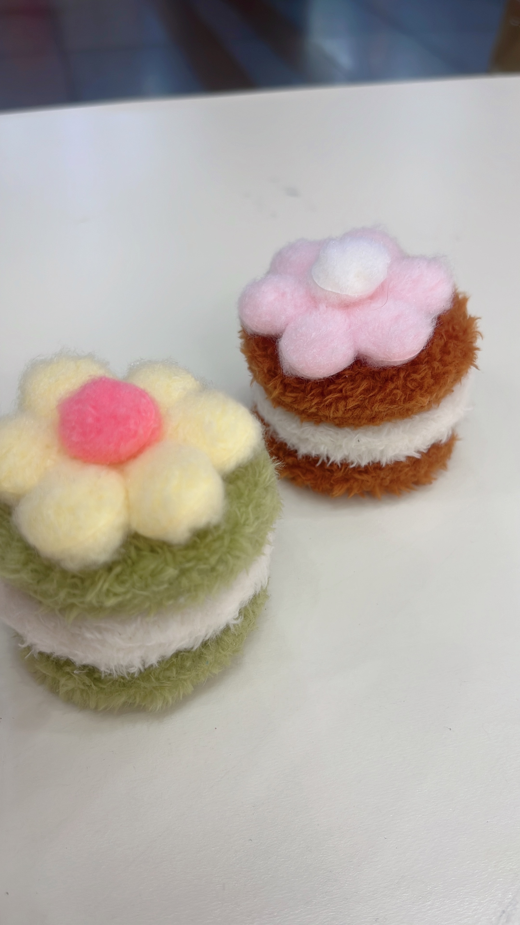 Cute flower desserts, afternoon tea, faux plush cake, hair clips, girlish heart, versatile ins style hair accessories, hanging decorations, macaron hair accessories Specification image