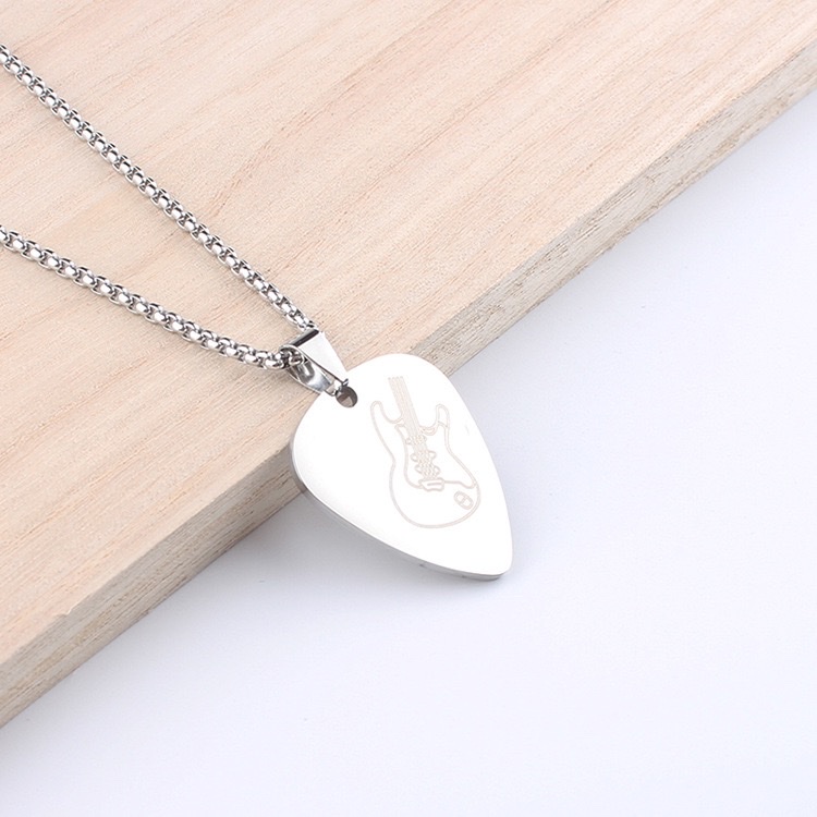 跨境男士爱心吉他音乐拨片项链不锈钢光面吊坠毛衣链女可刻字 详情图4