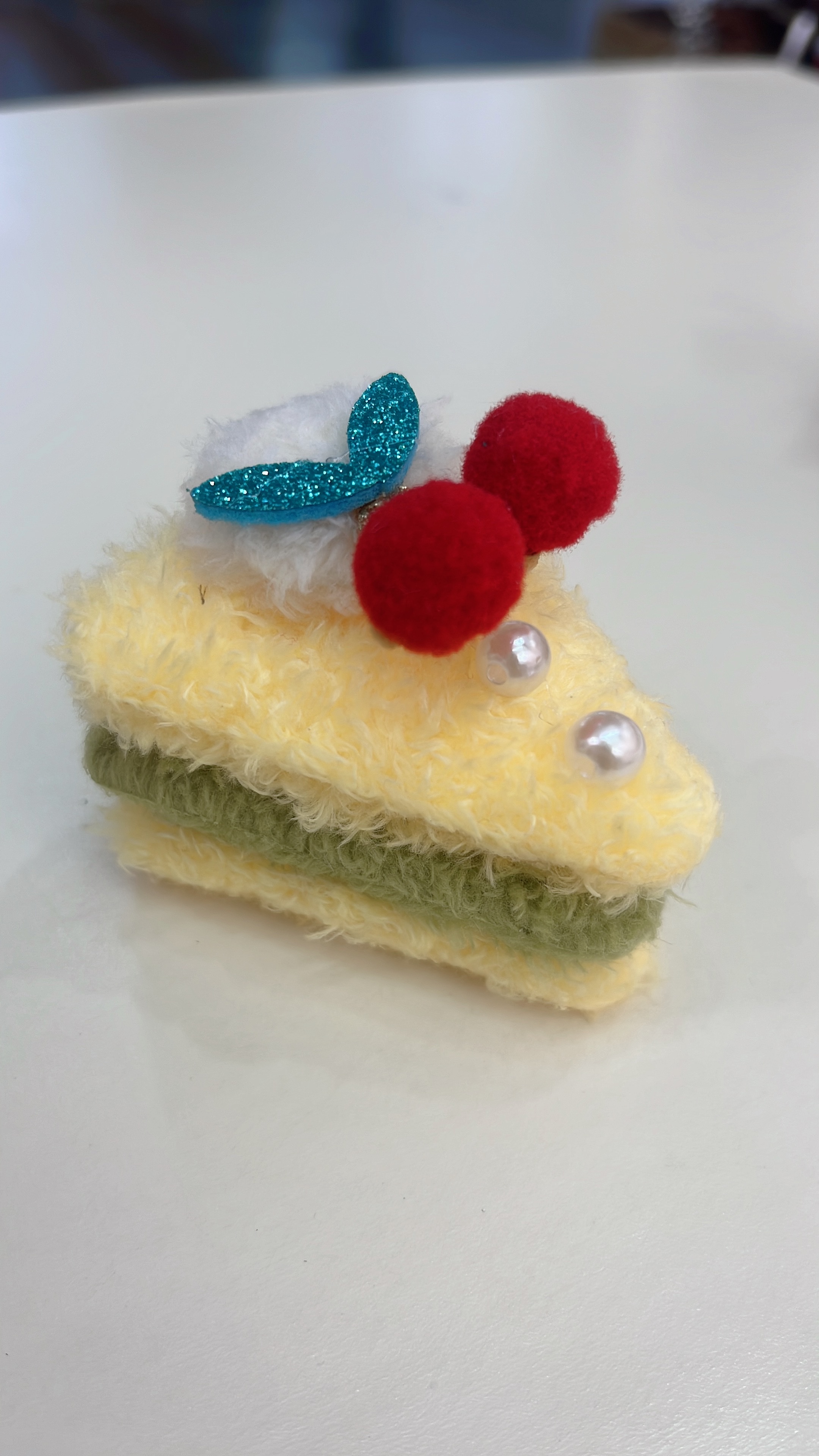 Cute dessert afternoon tea, faux plush cake, hair clip, girlish heart, versatile ins style hair accessory, hanging accessory, hair accessory Specification image