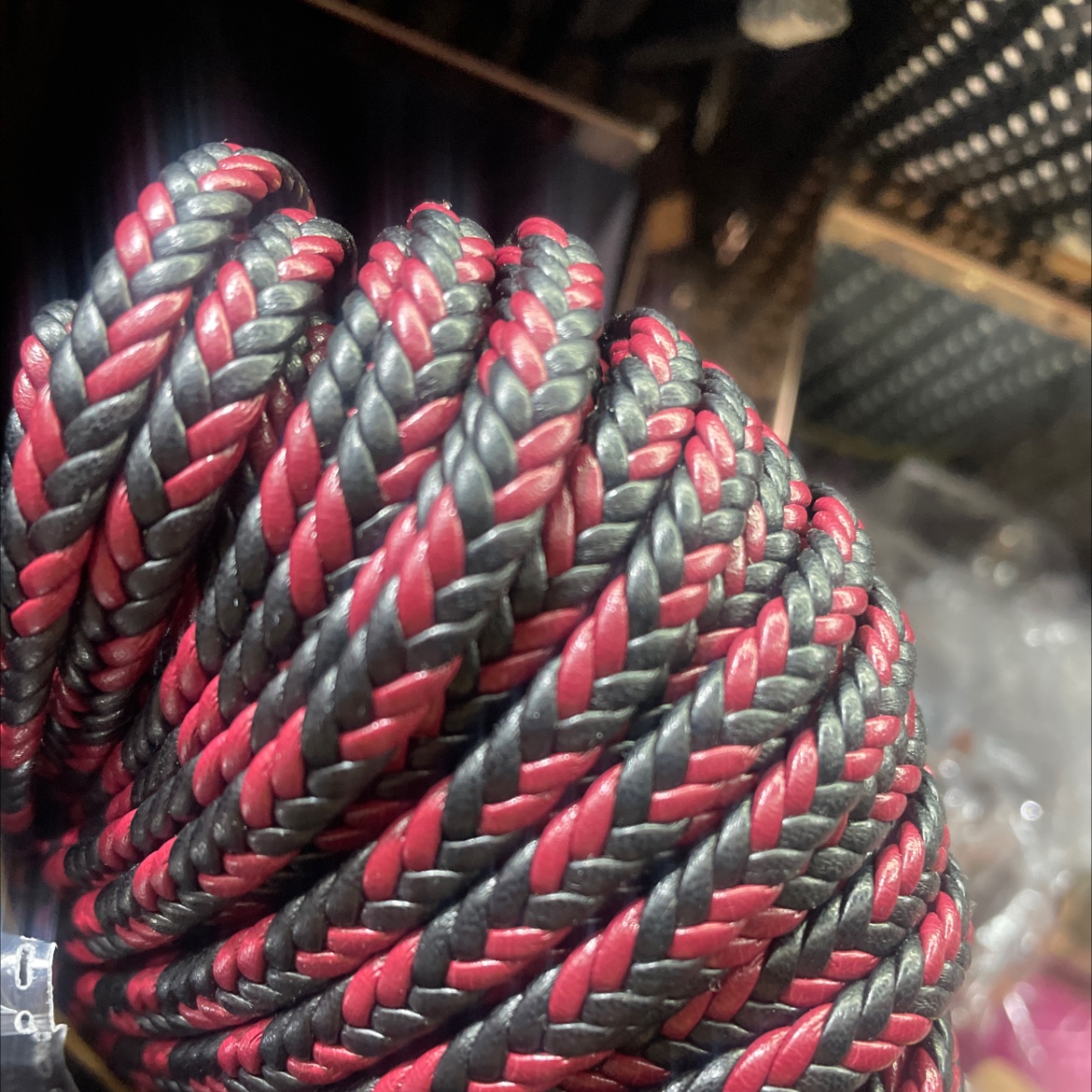 咖➕黑编织五股编织，PU防爆皮，皮质柔软细节图