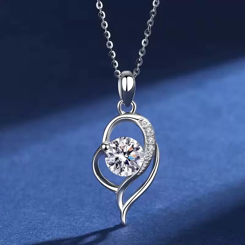 S925 Silver Heart-Shaped Necklace For Women, Simple And Individual European And American Style, Versatile Short Heart-Shaped Pendant Collarbone Chain