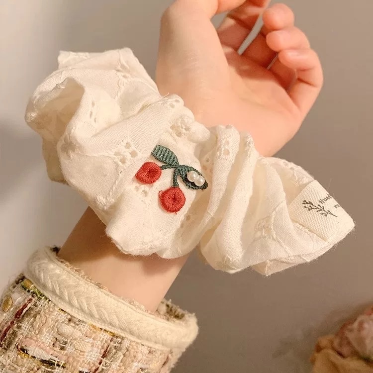 The 2025 new large intestine hair band, Korean version bestseller, hair tie, headwear and hair band, versatile hair accessories, must-have trendy accessories for girls details Picture