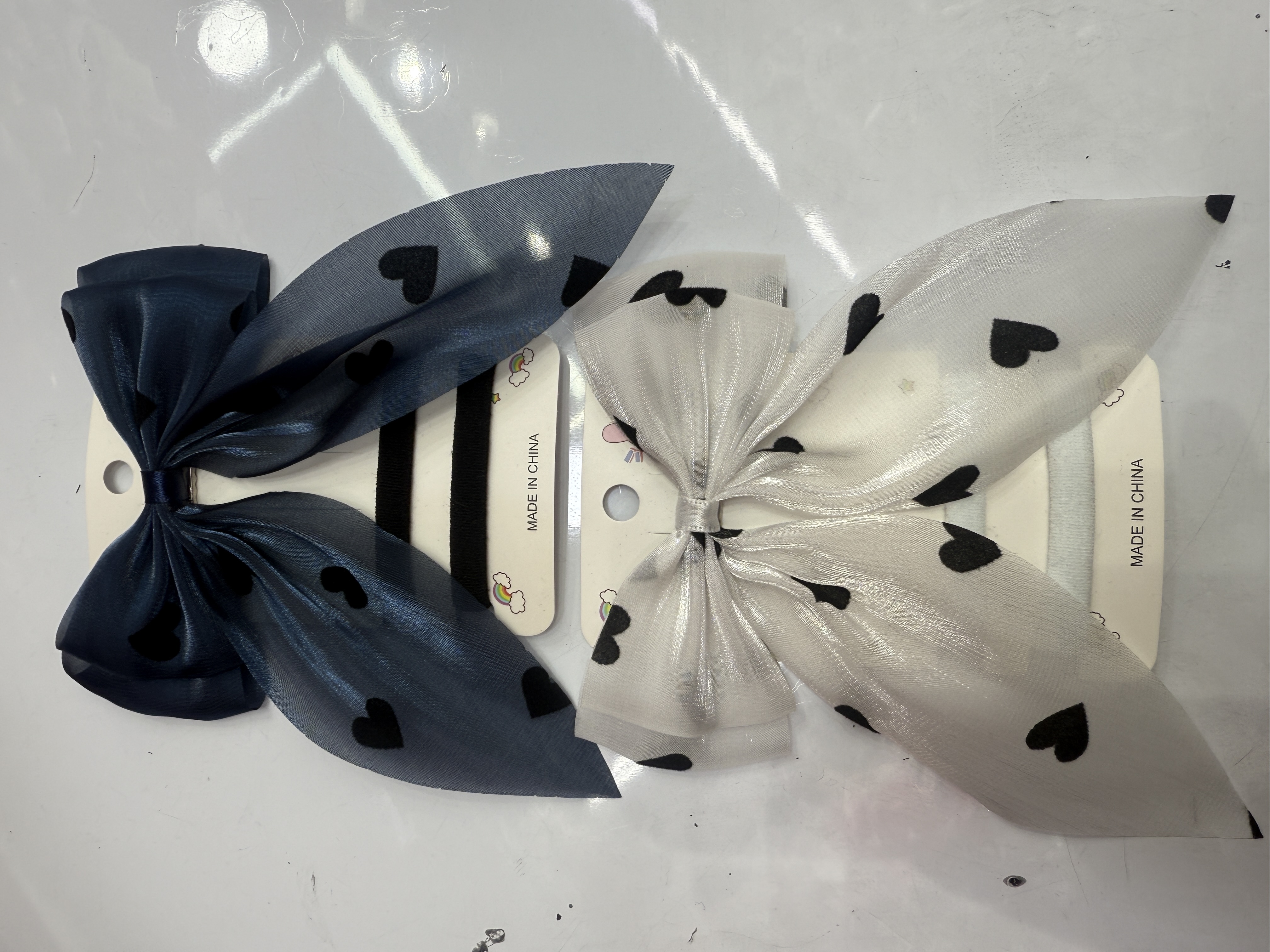 Pure handcrafted bow hair clips, sweet mesh ribbon spring clips, fresh back of the head ponytail top clip, super fairy-like hair clips, towel loops details Picture