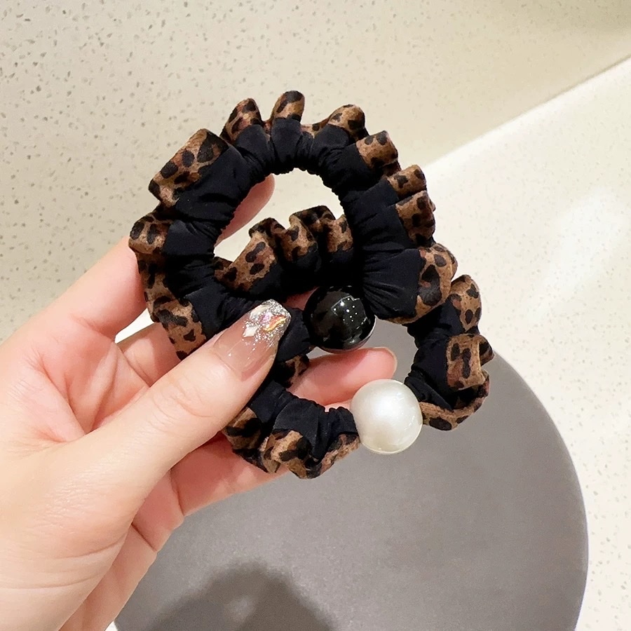 艾米雅秋冬新款发饰豹纹小肠圈丝绒边发圈高弹力扎马尾头绳发绳不伤发饰品