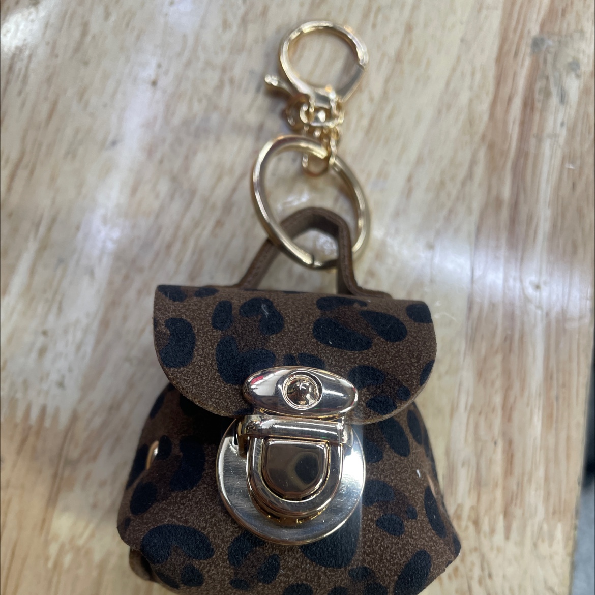 豹纹绒布钥匙挂件，包包挂件汽车钥匙套马口铁零钱包