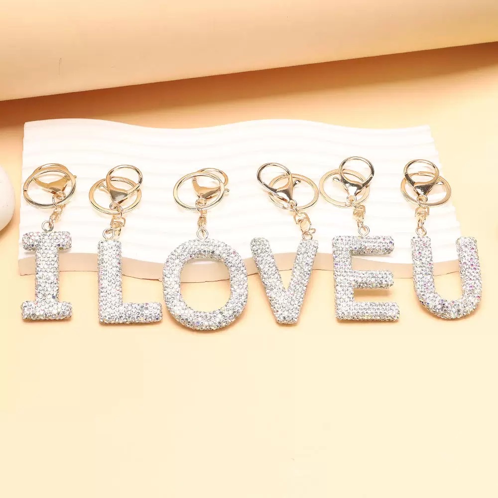 创意时尚包包陶泥字母钥匙扣挂件白底实物图