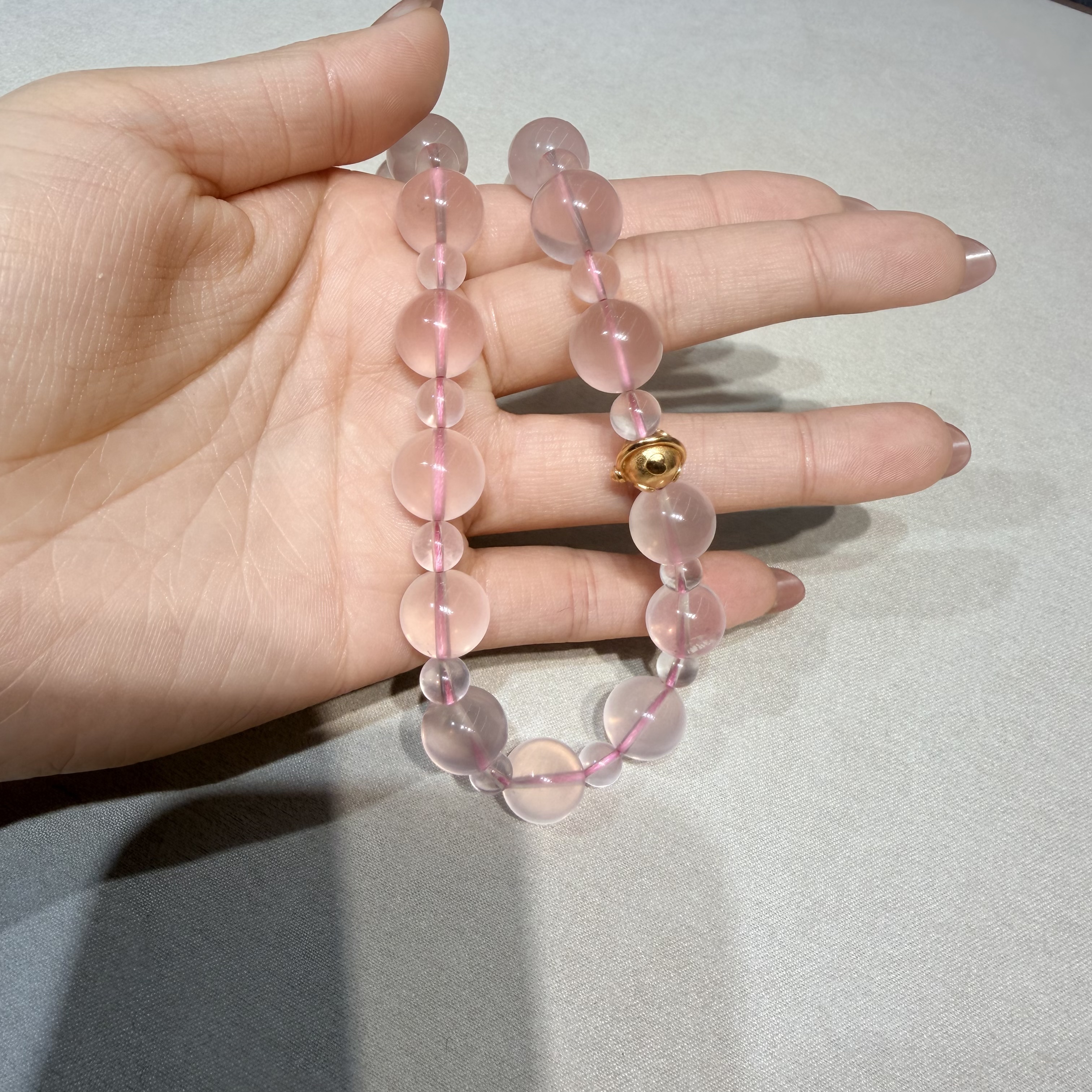 【一妃聚宝】天然星光莫桑粉晶圆珠项链女7-12mm搭配设计粉晶冰透灵动项链女细节图