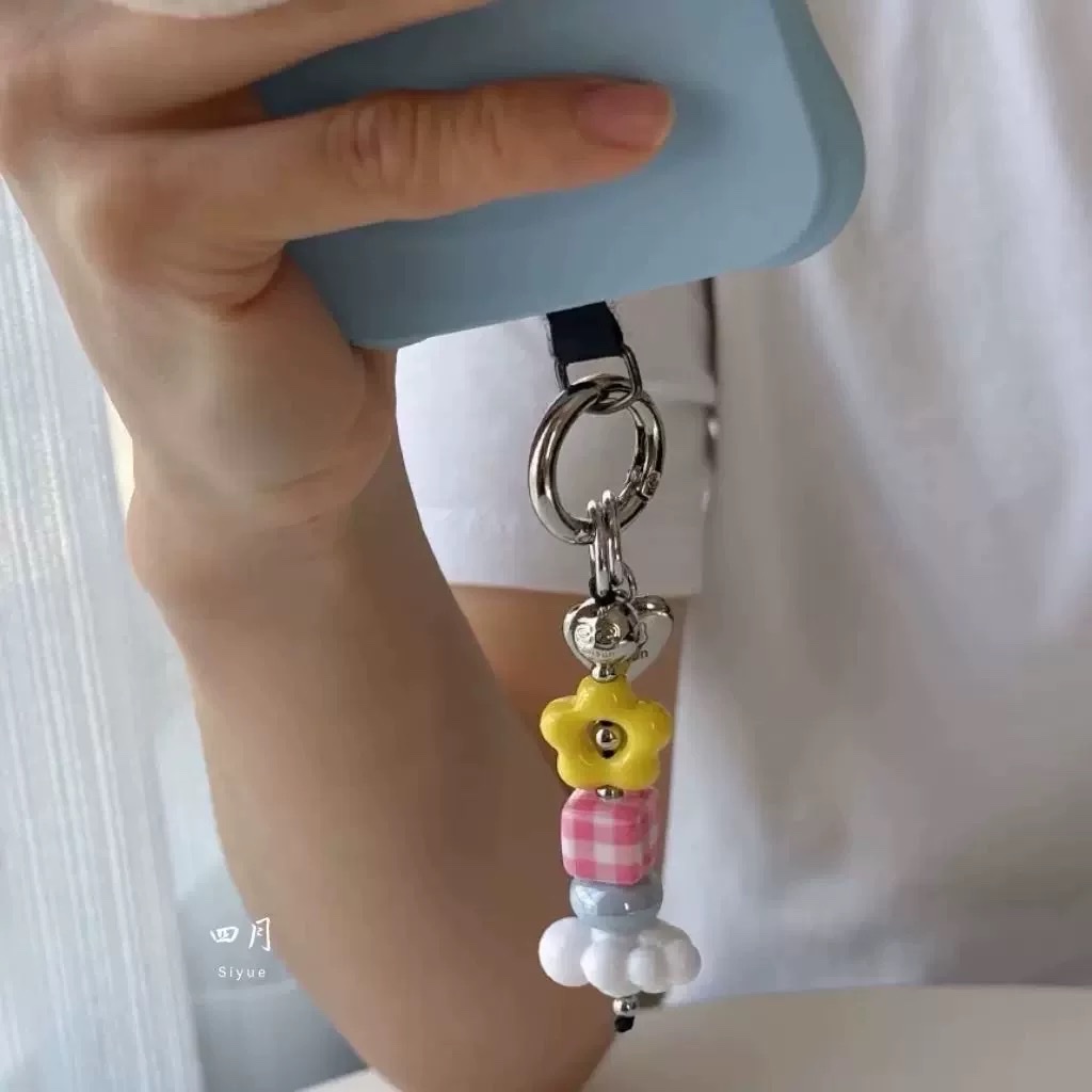 Dongdaemun accessories, mobile phone pendants, bag buckles, bag hangers, decorative chains, mobile phone chains, short and fashionable mobile phone chains for women detail image 8