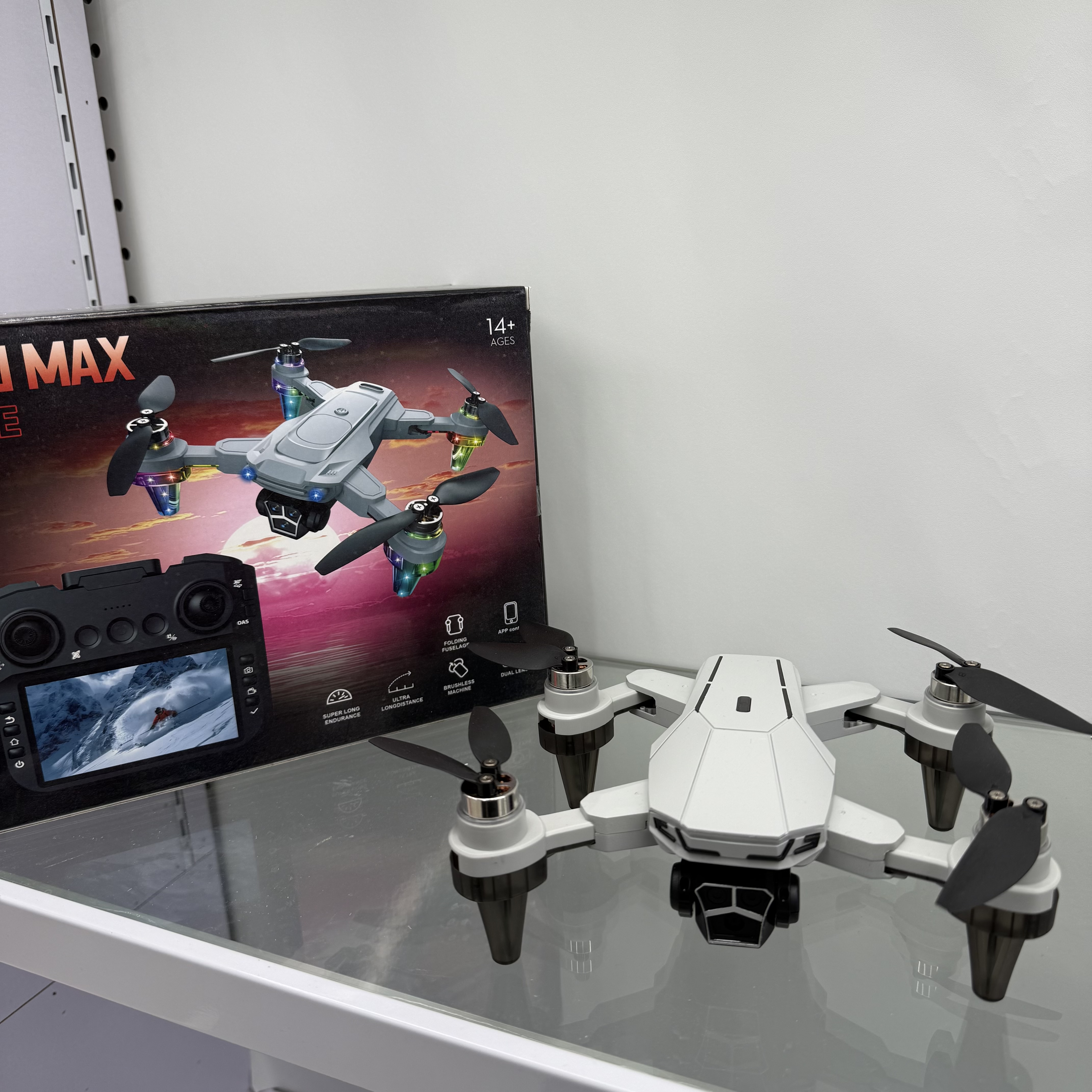 High-definition aerial photography toy drones, portable entertainment devices for the Digital Trade Center Item Picture