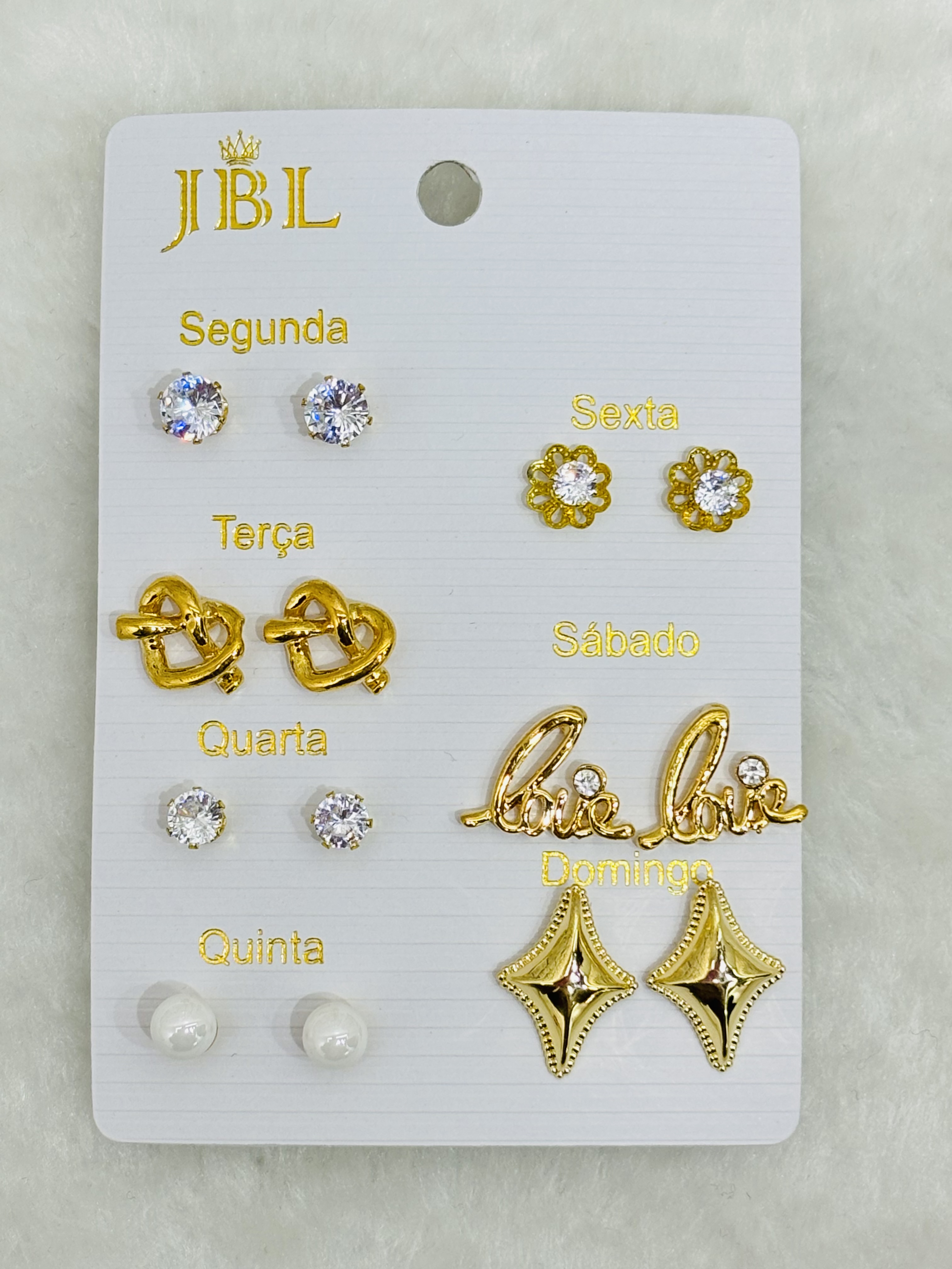 时尚耳钉光面耳饰简约飞盘耳塞防过敏耳钉配饰百搭耳饰品女款 时尚经典款 秋冬季节出门必备款式 