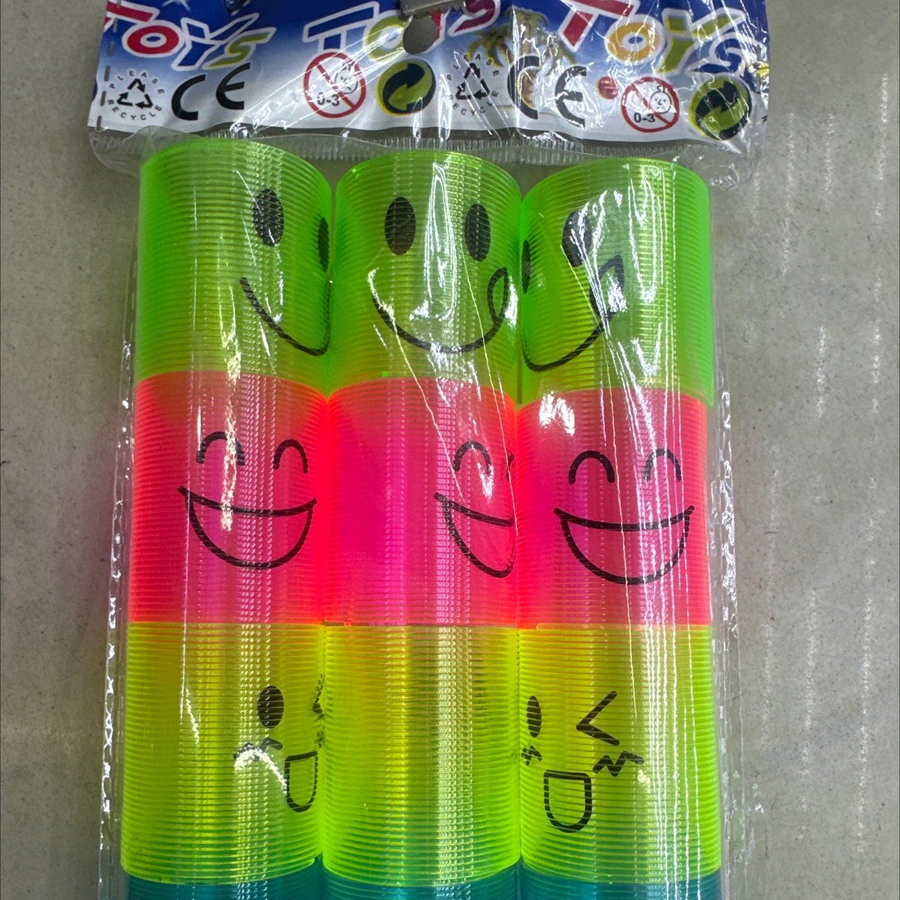 亚克力彩虹装饰板彩色透明墙面装饰材料创意灯饰背景墙装饰用品细节图