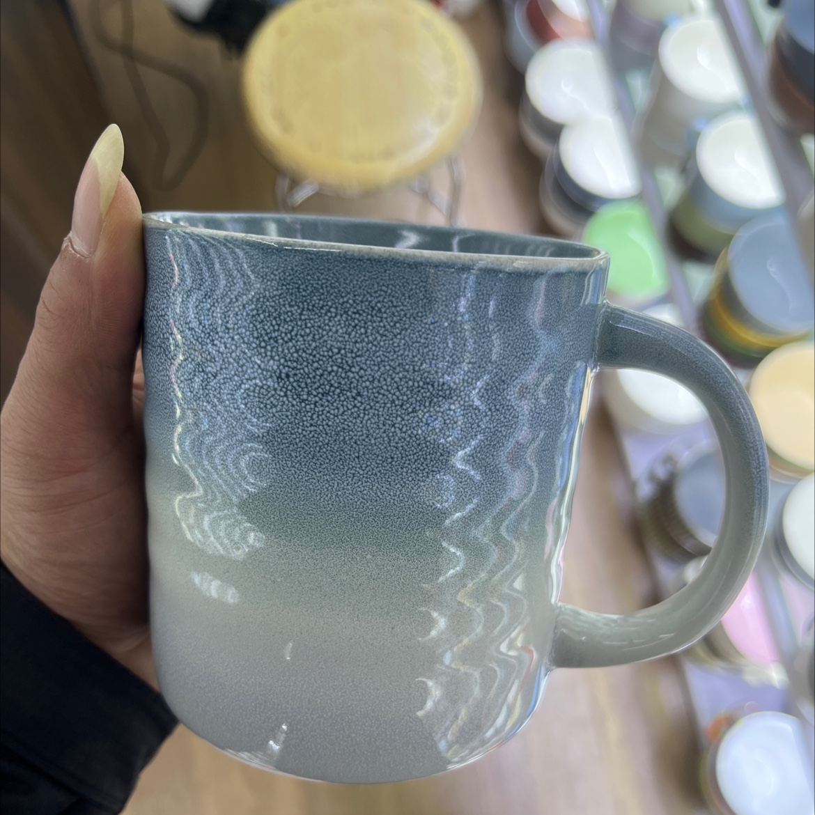 Kiln-changed glaze gradient color, threaded large straight cylinder ceramic cup, 4 color matching mugs. Ceramic cup heating cup details Picture