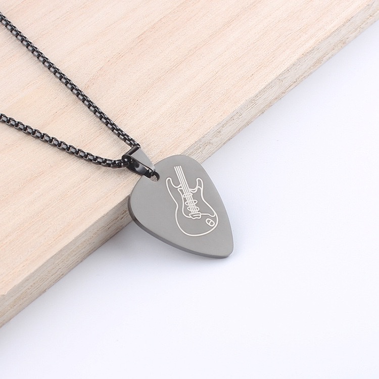 跨境男士爱心吉他音乐拨片项链不锈钢光面吊坠毛衣链女可刻字 详情图5
