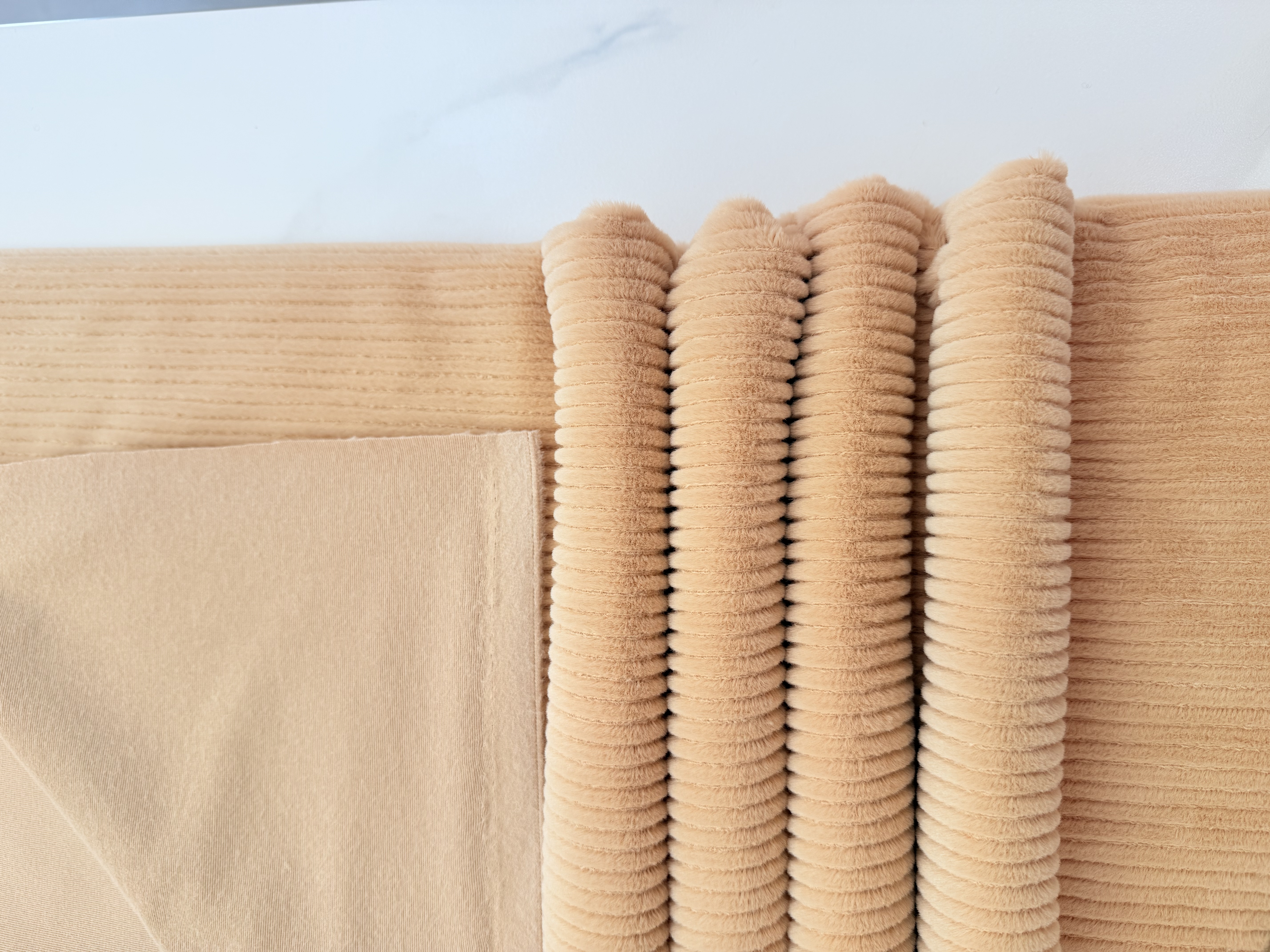 The manufacturer has in stock fine rabbit down and jade rabbit down drawstring fabric, 40-cent high plush toy, clothing, shoe materials and luggage fabric Item Picture