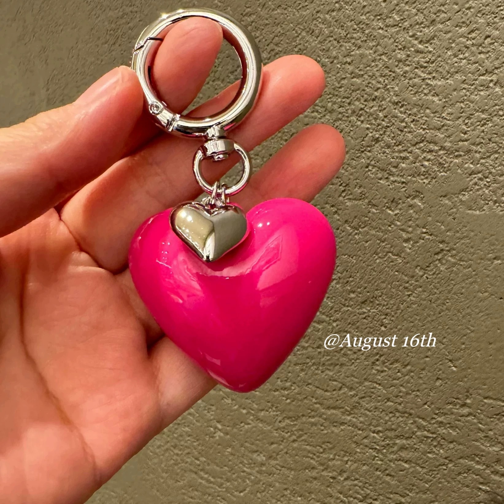 Dongdaemun accessories, mobile phone pendants, bag buckles, bag hangers, decorative chains, mobile phone chains, short and fashionable mobile phone chains for women detail image 6