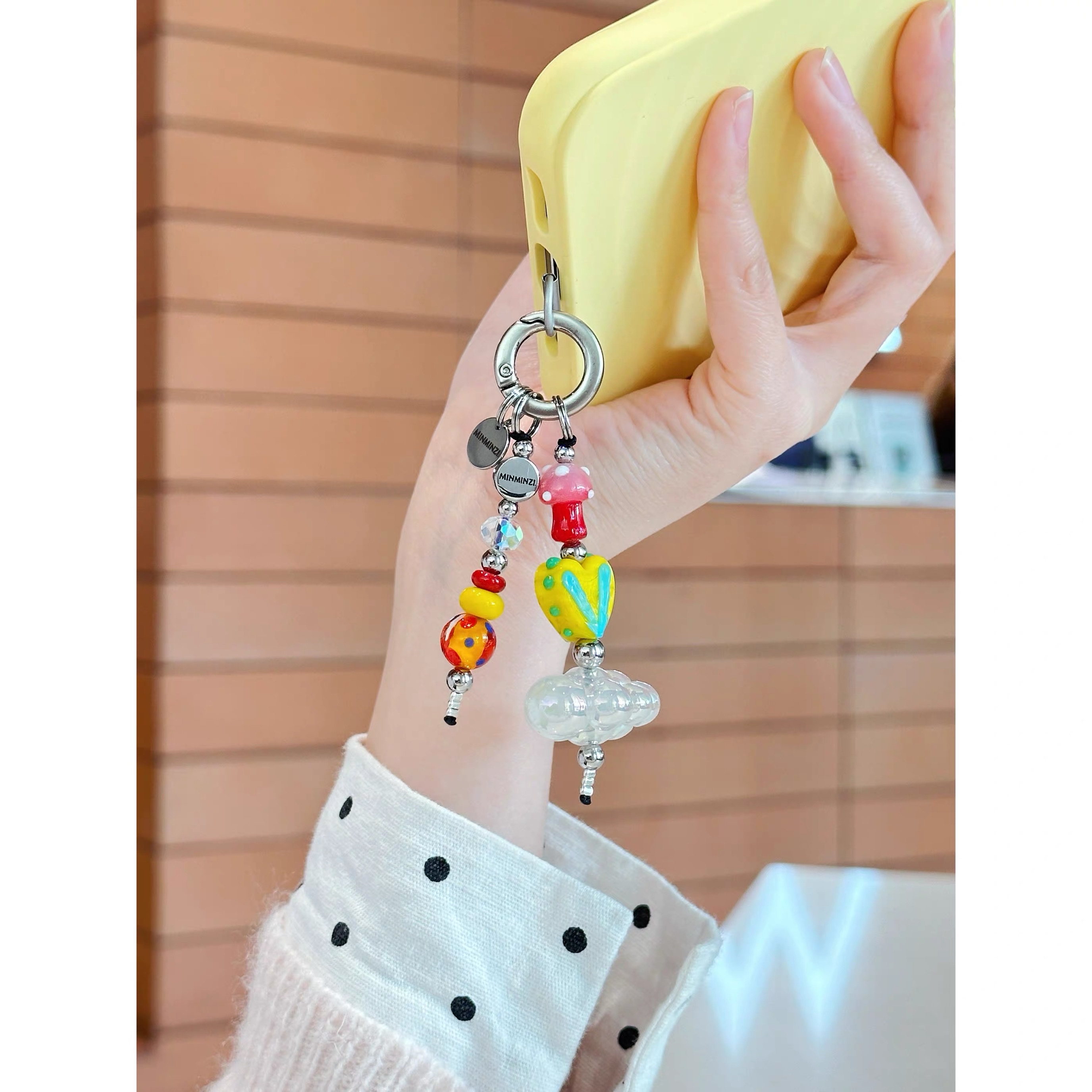 Dongdaemun accessories, mobile phone pendants, bag buckles, bag hangers, decorative chains, mobile phone chains, short and fashionable mobile phone chains for women detail image 18