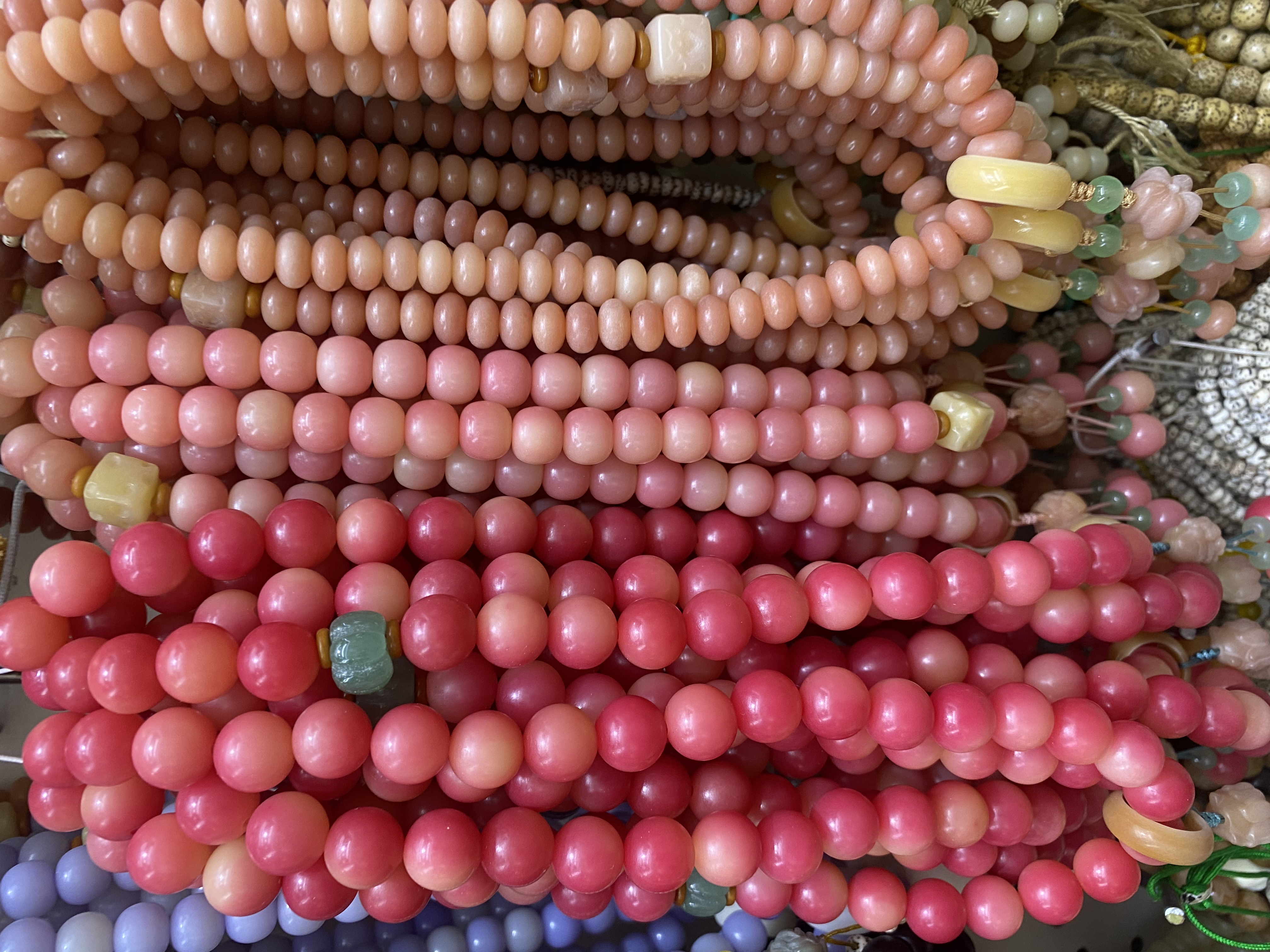 Natural crescent moon Bodhi beads, white, yellow, pink, Dunhuang color Bodhi root bracelet prayer beads detail image 3