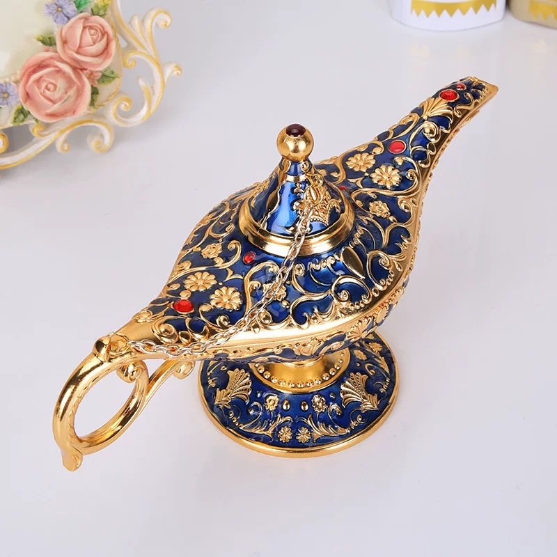 Aladdin's magic lamp tinware, retro European handicrafts, alloy creative, Russian wish lantern, home metal decorative items, handicrafts, gilding with resin coating, sturdy alloy made, elegant and romantic European style, purely hand-carved