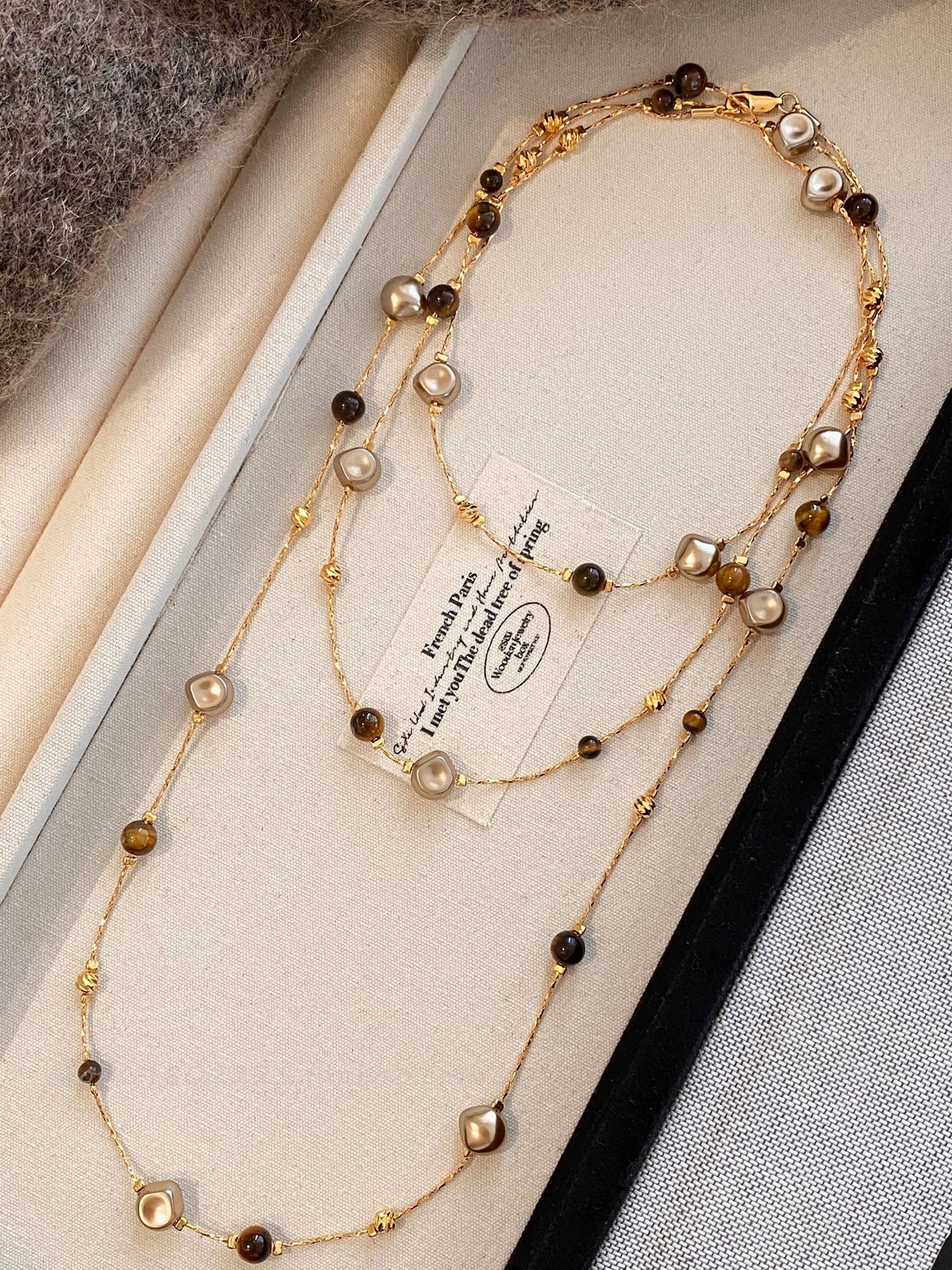 美拉德虎眼石珍珠项链女秋冬季2025爆款百搭轻奢高级感长款毛衣链珍珠项链珍珠项链珍珠项链产品图