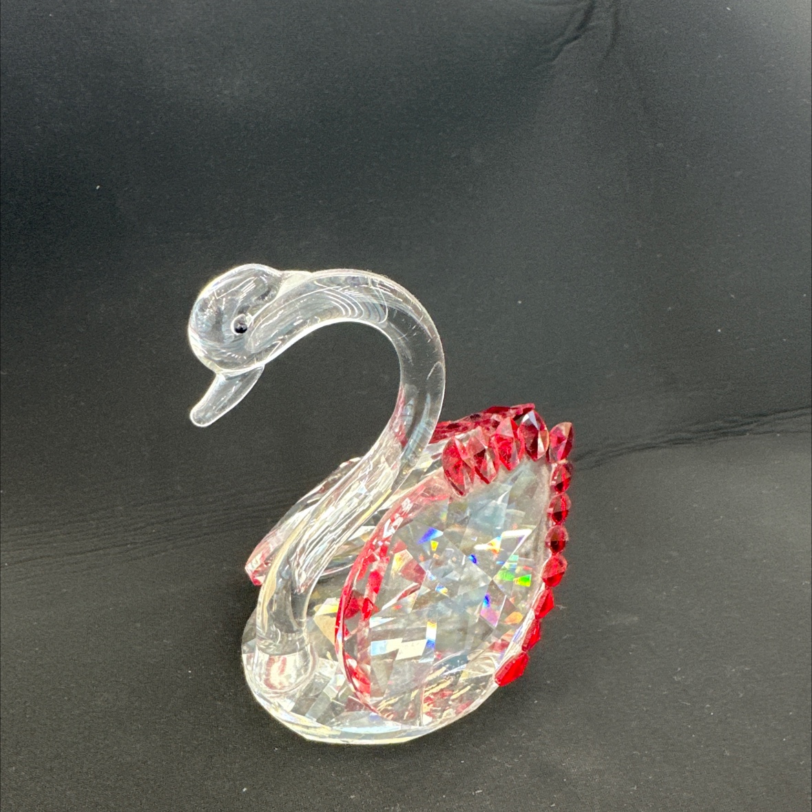 国际商贸城D区三楼二街7864 以斯帖水晶店面 水晶工艺品单只天鹅 精心设计 款式搭配新颖独特 有个性 产品图