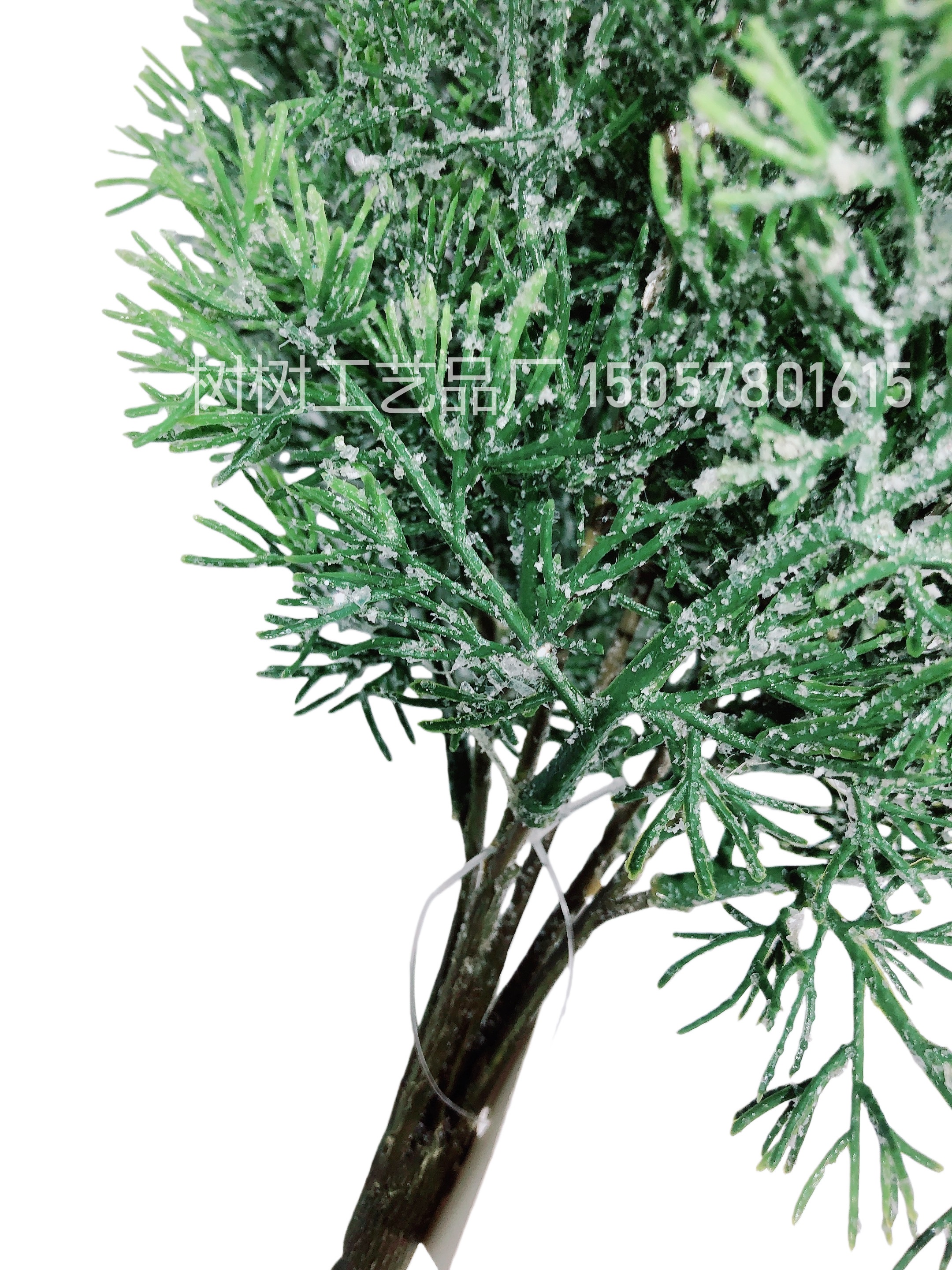 The large pine Christmas artificial green plant set has a realistic appearance, is long-lasting and durable, and is made of eco-friendly materials. It is a popular Amazon bestseller. Five plastic flowers, plastic flowers, artificial flowers, plastic artificial flowers detail image 7