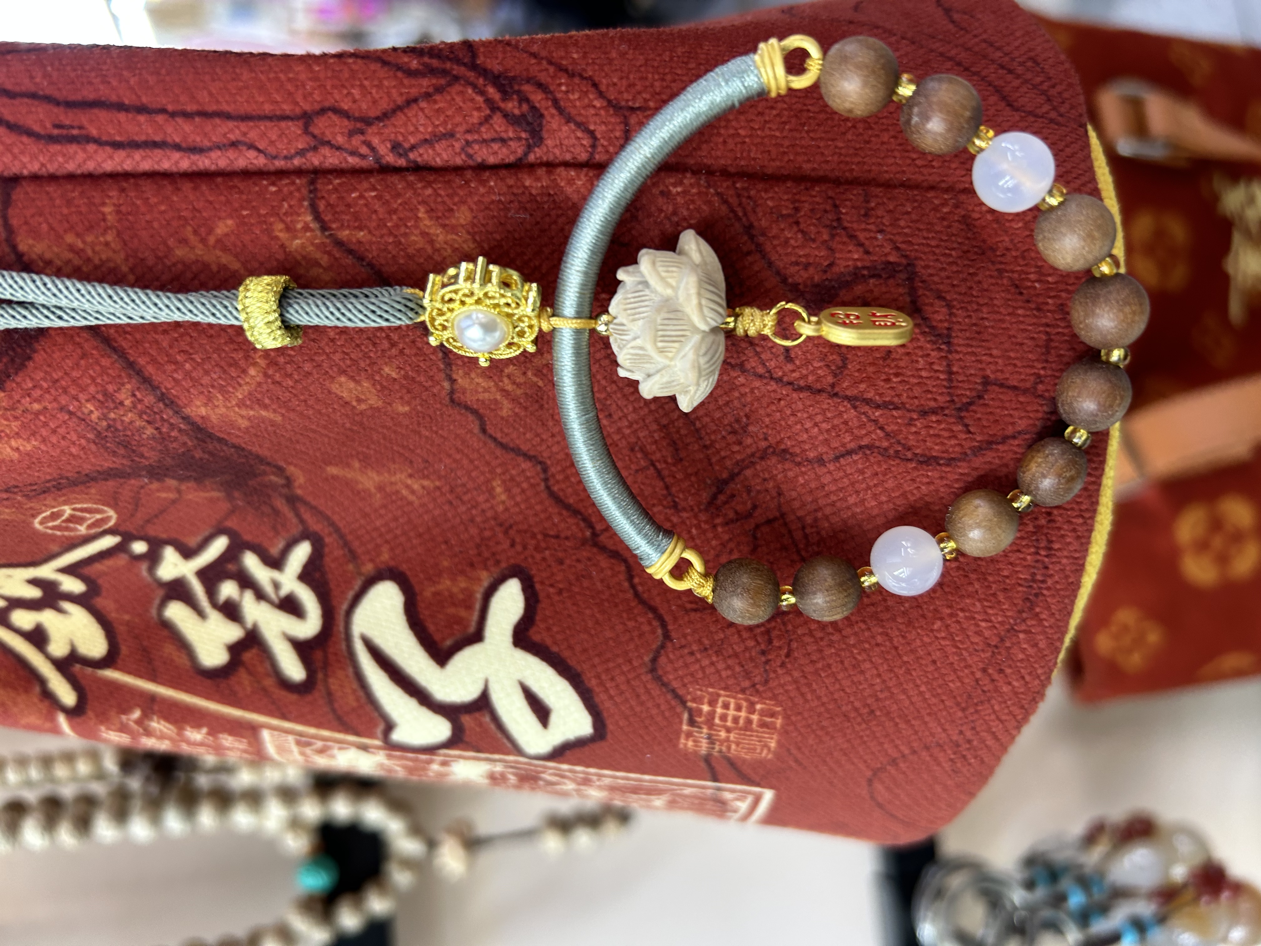 黄杨木莲花挂件 挂包包 挂车上 挂家里均可