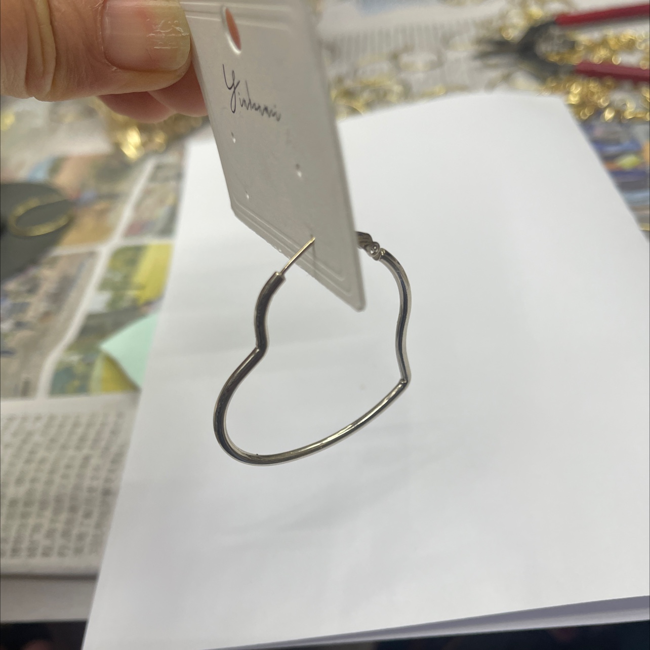 2.0 Round line heart-shaped earrings. details Picture