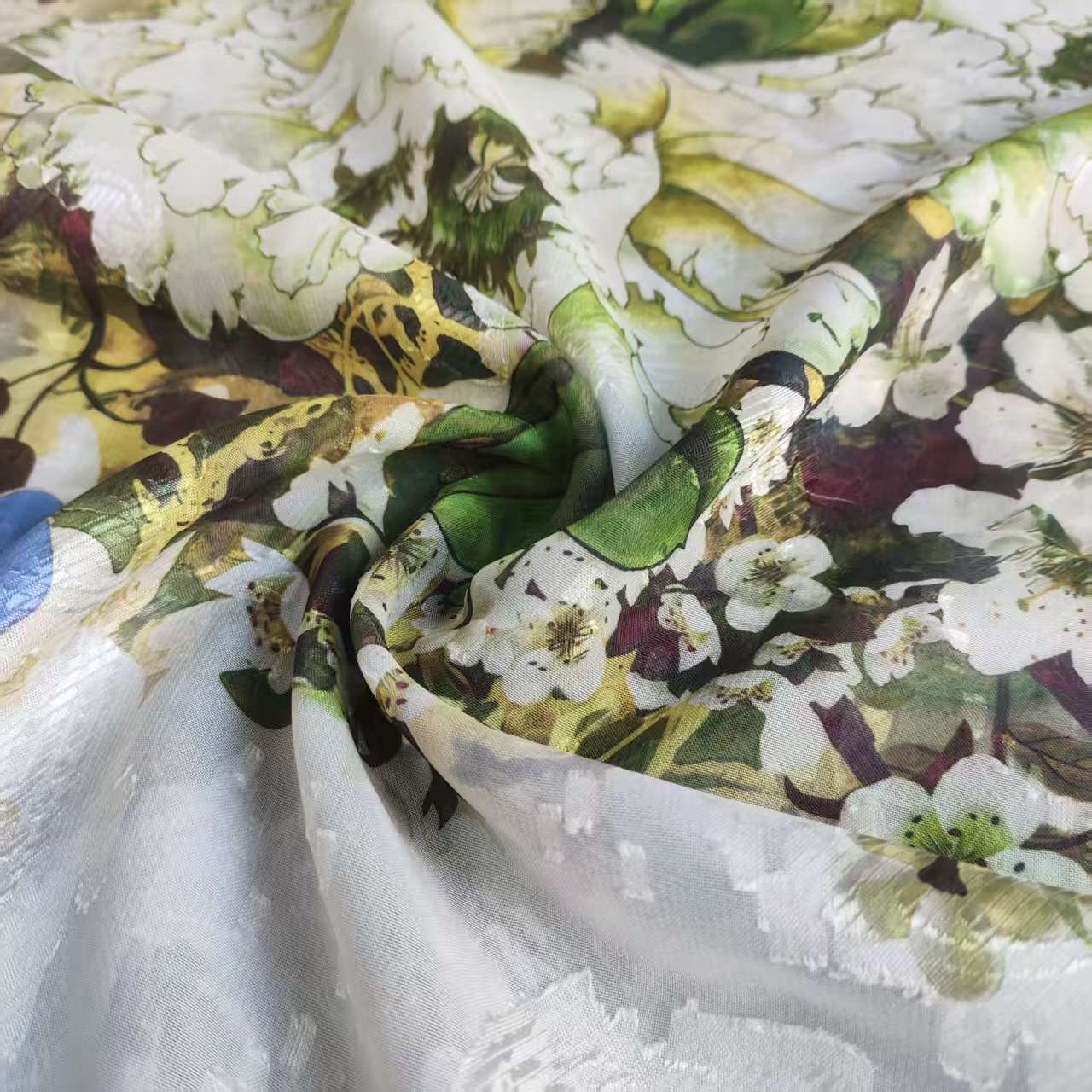 New Chinese-style shawl and scarf with blue and white peonies, long cut flower scarf, 70*180 Specification image