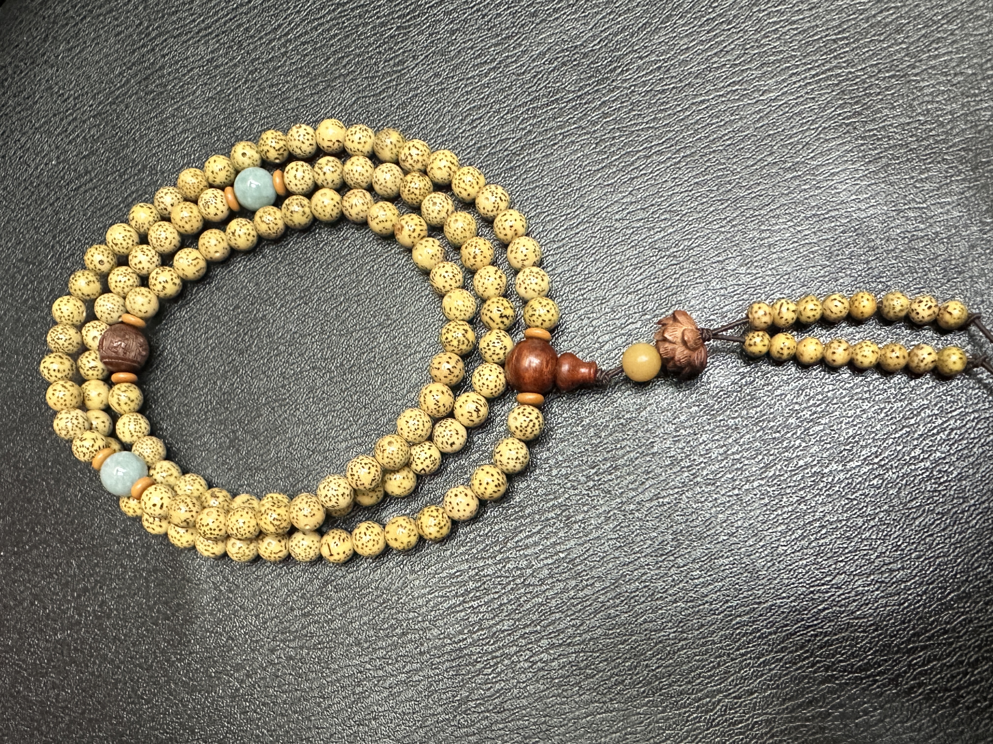 鸡油黄星月菩提108粒佛珠念珠手串 莲花手串