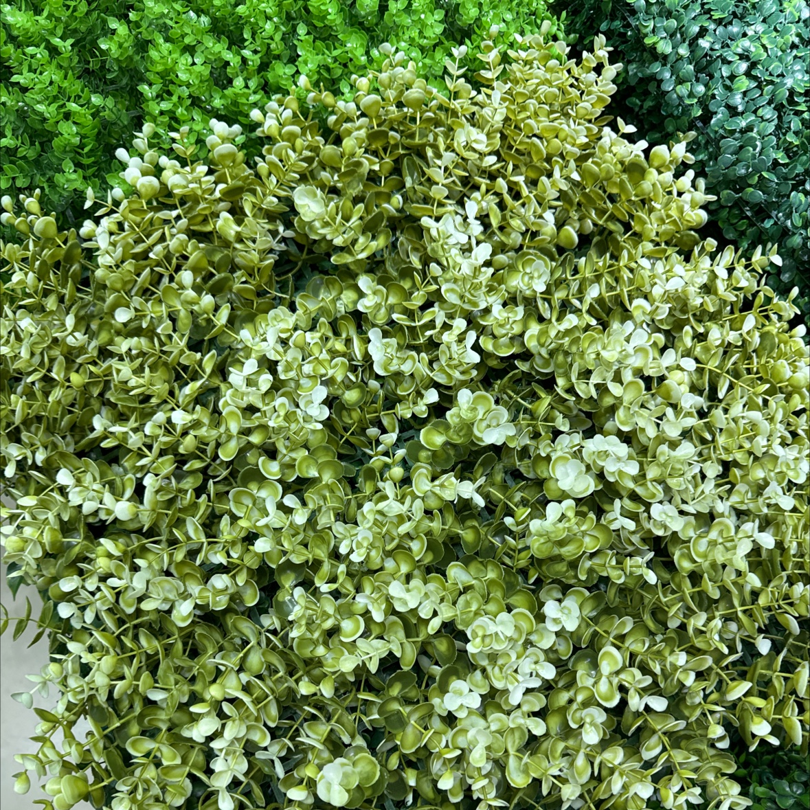 Green plant wall, artificial plant lawn wall decoration, balcony indoor background flower wall, plastic figure artificial grass