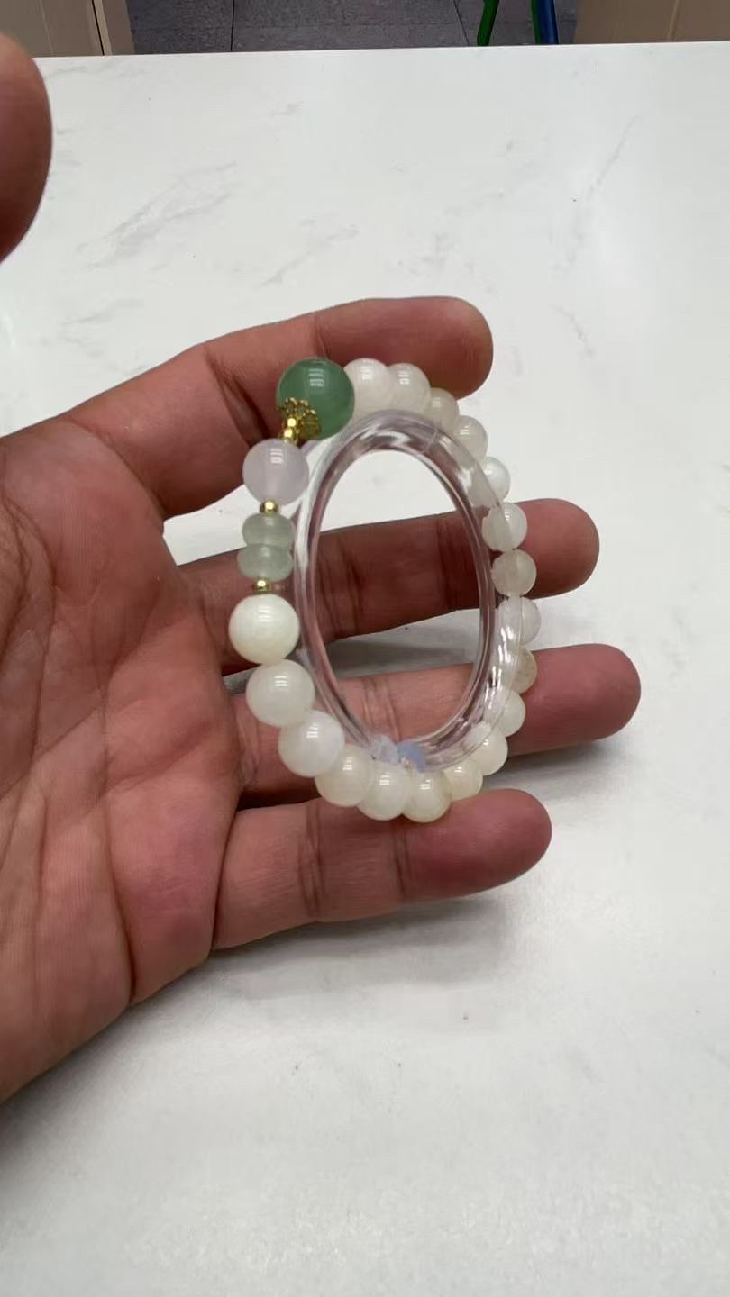 Burmese yellow jade bracelet accessories, handcrafted jewelry accessories, bracelet decoration accessories, matching accessories, simple matching of jade bracelets Item Picture